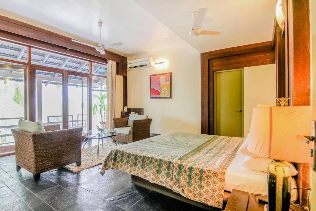 Evara Mansion by EbonyStays, Goa