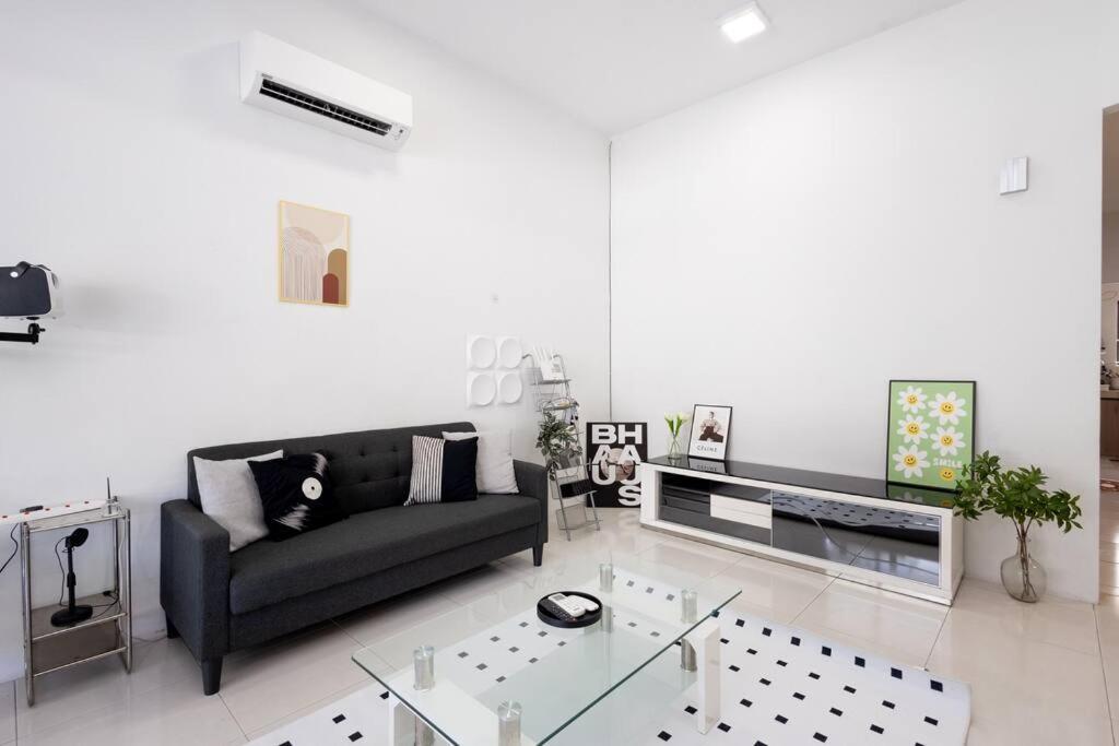 Bayu Tasik Guest House Pengkalan- free netflix photo 1