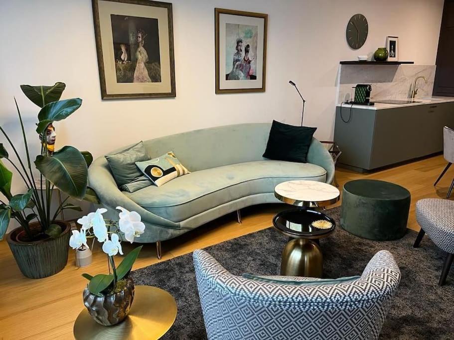 Luxury flat in Sky Park, castle view, free parking view 5