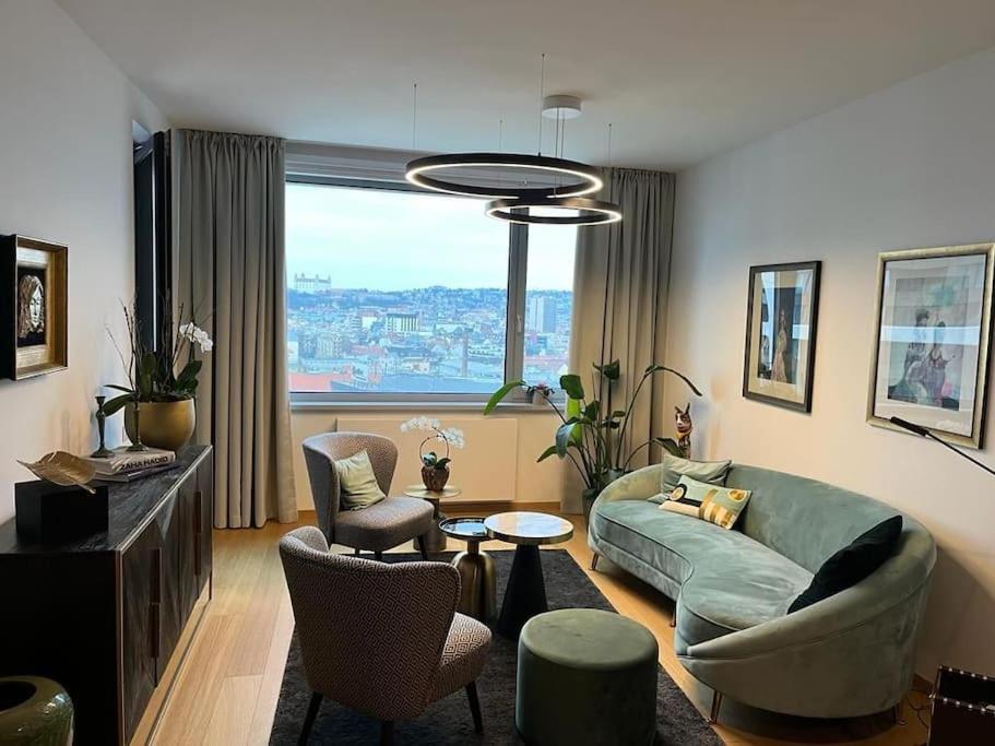 Luxury flat in Sky Park, castle view, free parking view 3