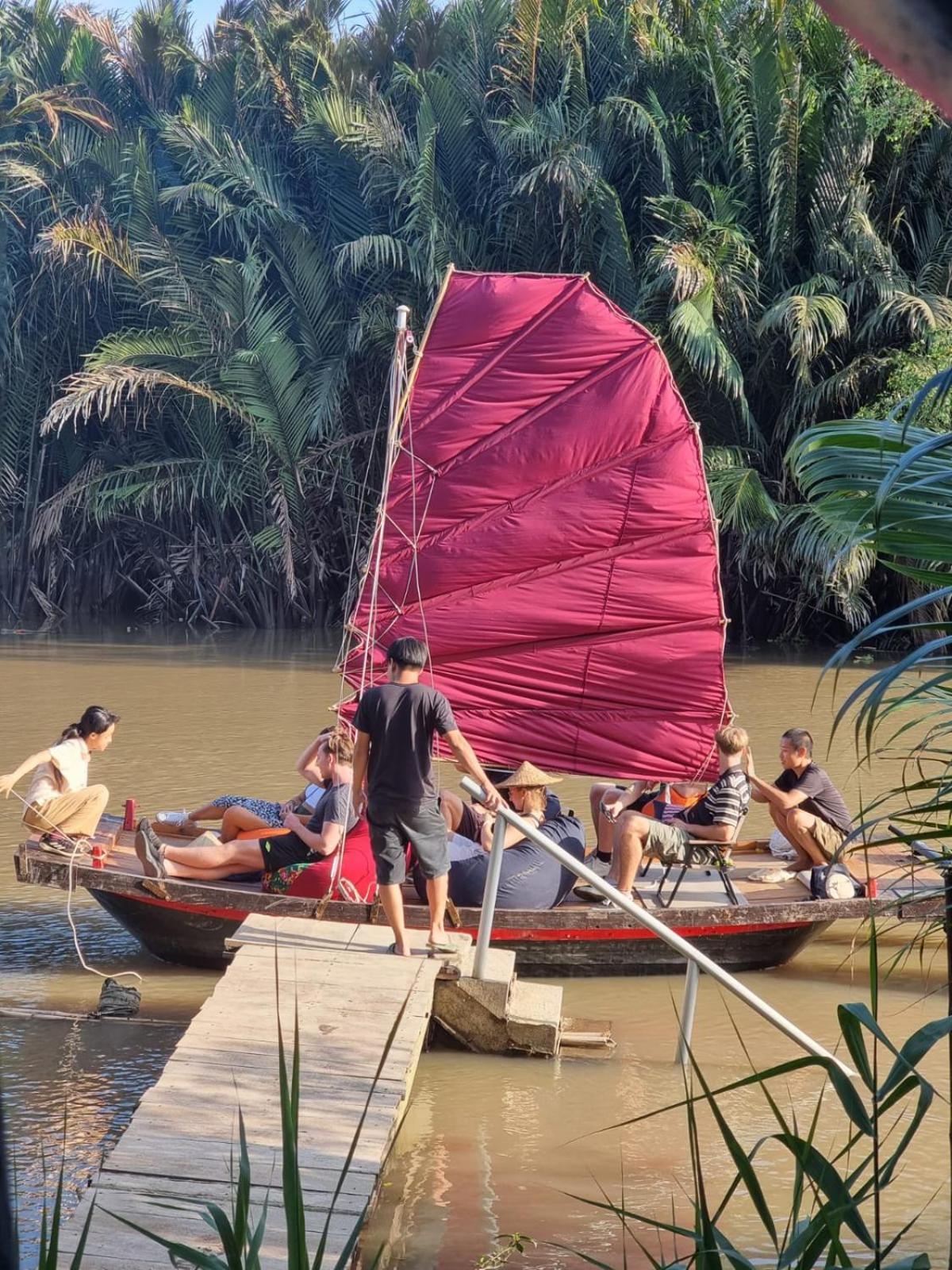 The Zen - InnerZen Mekong Riverside homestay Ben Tre 1 bed for 1-2 persons, 2 beds for 3-4 persons