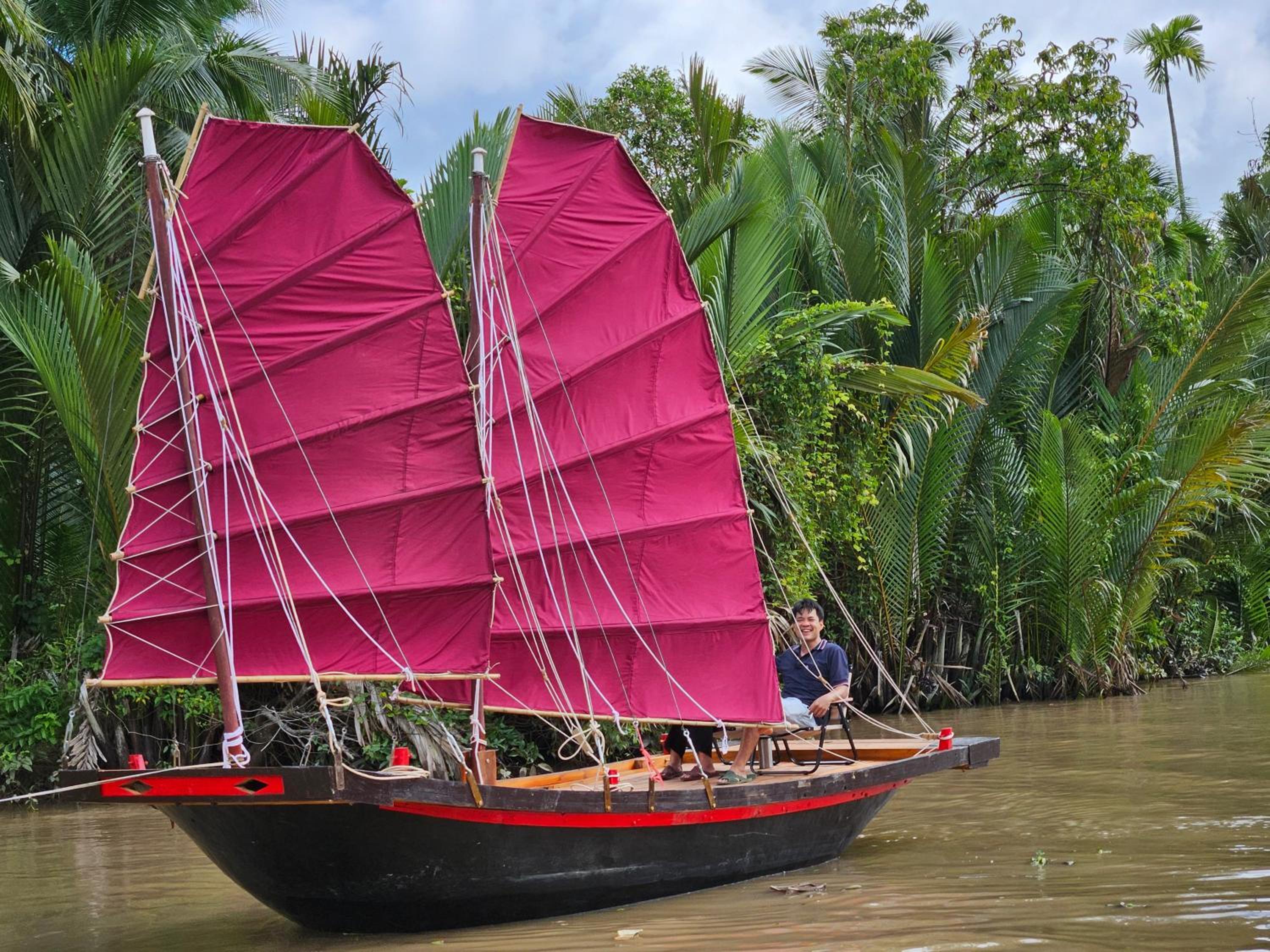 The Zen - InnerZen Mekong Riverside homestay Ben Tre 1 bed for 1-2 persons, 2 beds for 3-4 persons