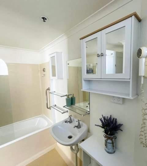 Studio Nestled in the Vibrant Heart of Adelaide