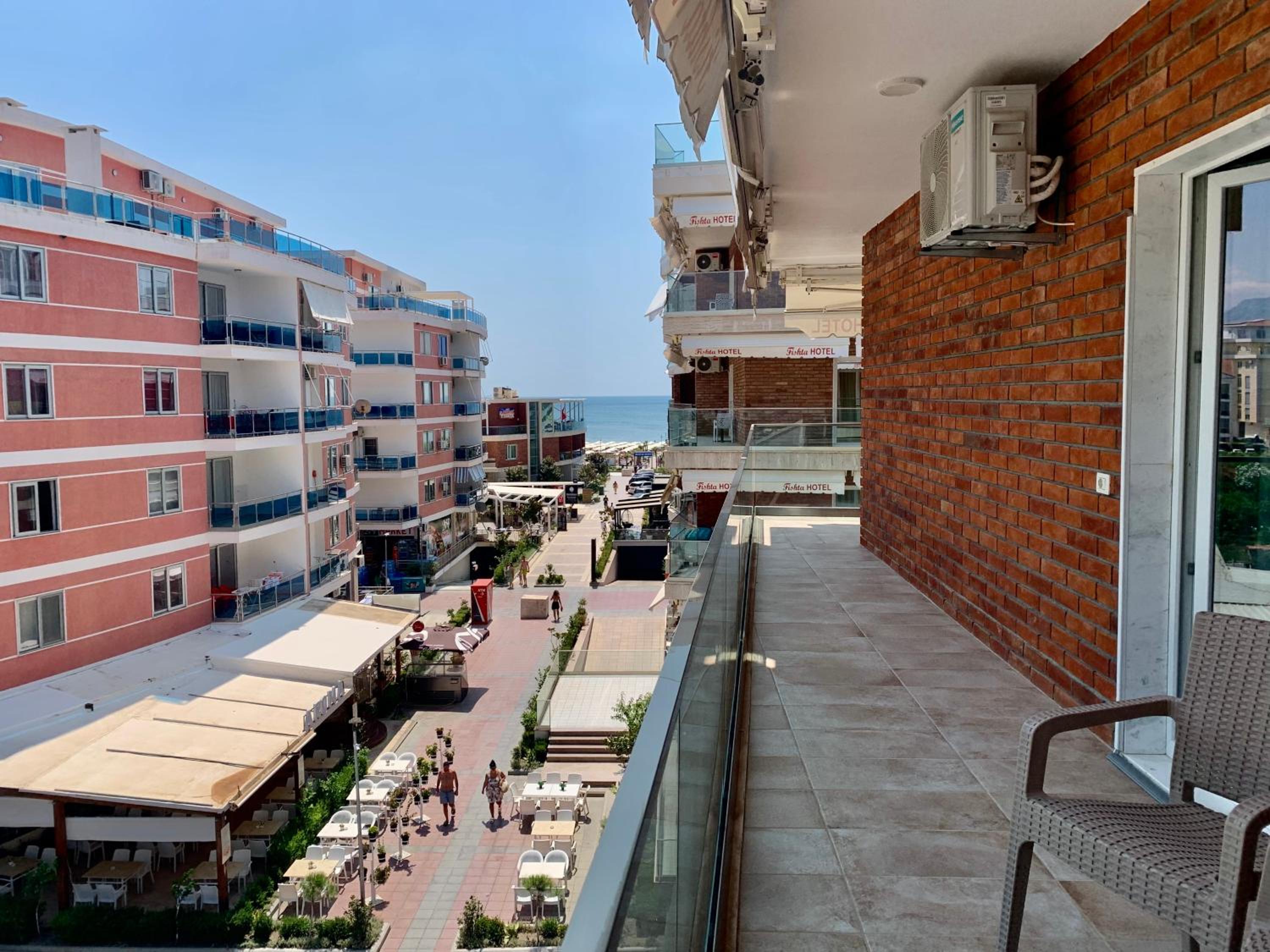 Fishta Apartment Q6 37