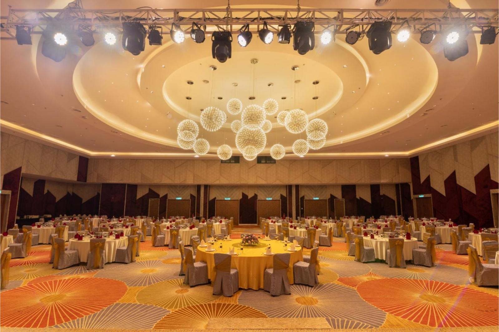 Zenith Suites Cameron