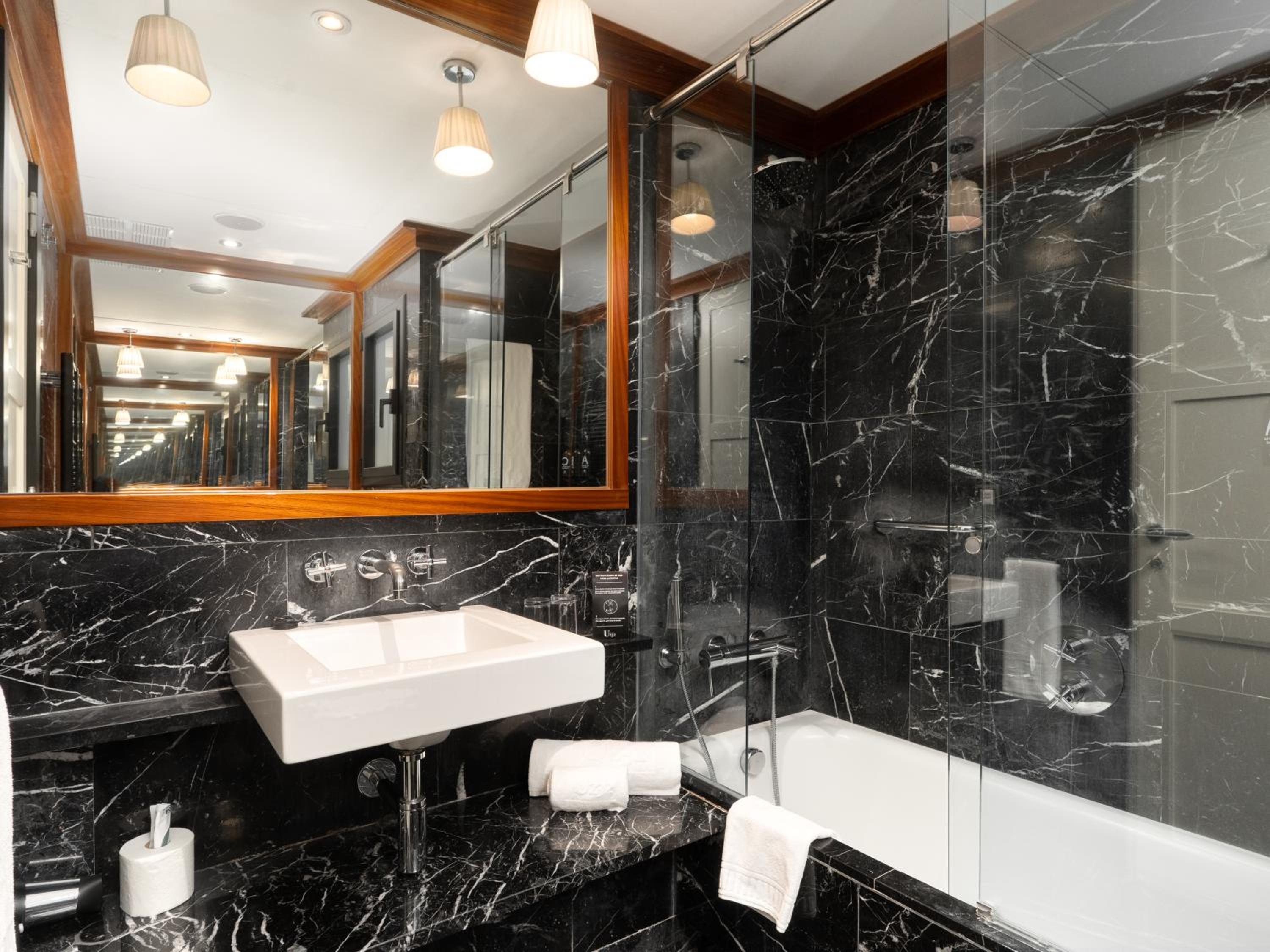 U232 Hotel-3
