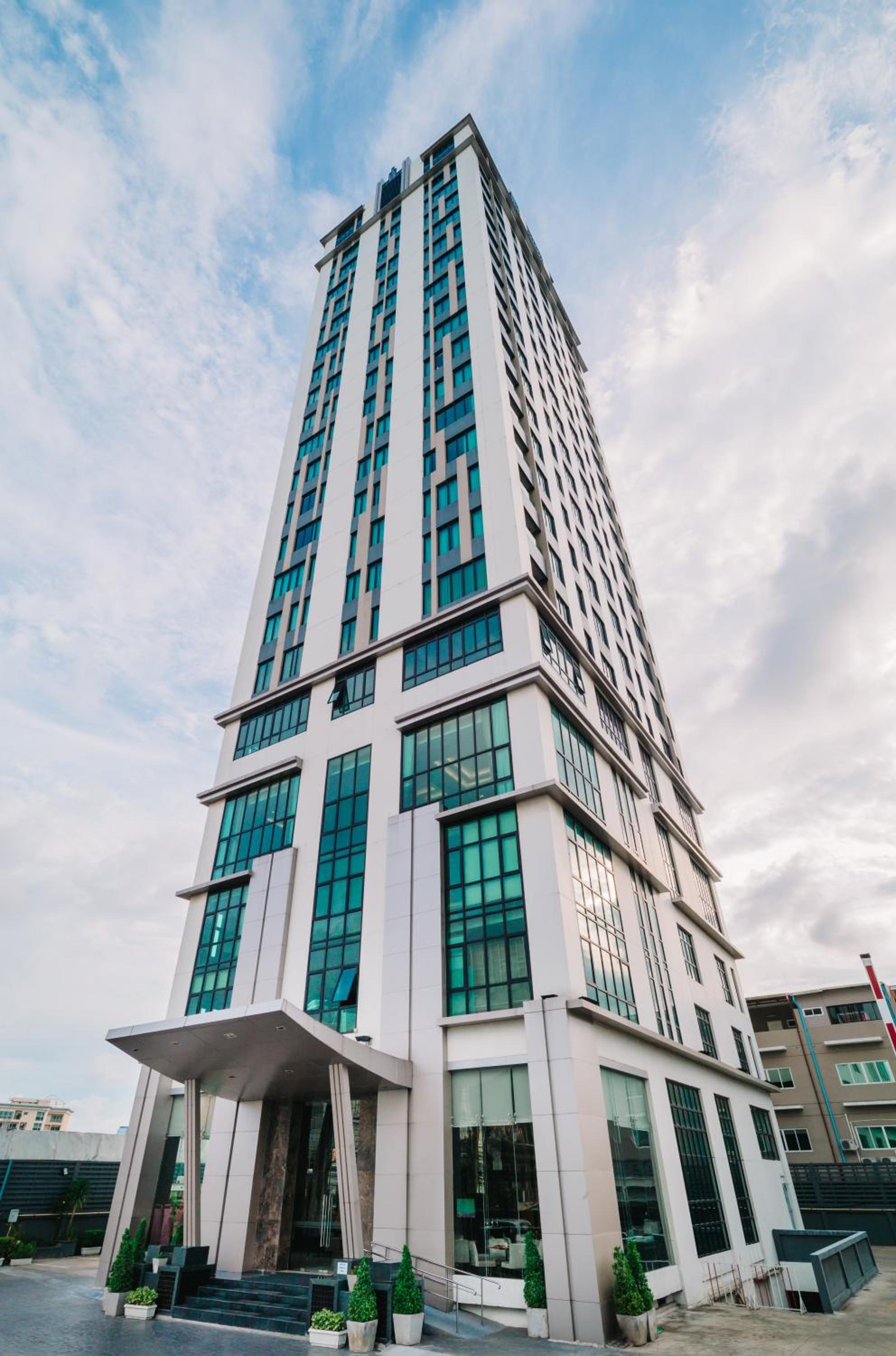 Hotel Lumen Bangkok Srinakarin