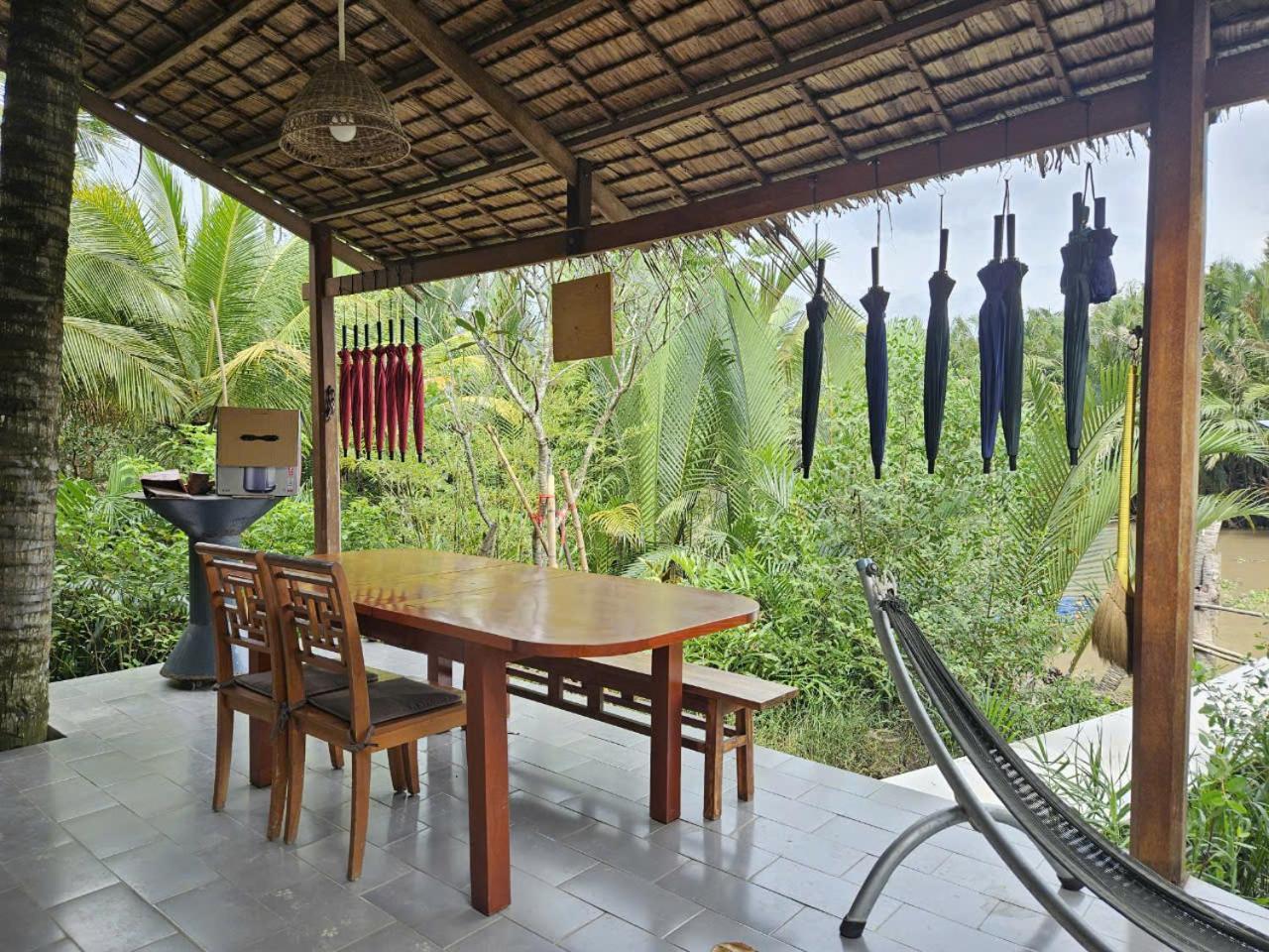 The Zen - InnerZen Mekong Riverside homestay Ben Tre 1 bed for 1-2 persons, 2 beds for 3-4 persons