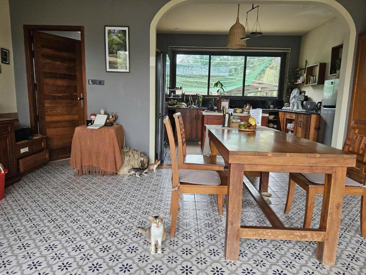The Zen - InnerZen Mekong Riverside homestay Ben Tre 1 bed for 1-2 persons, 2 beds for 3-4 persons