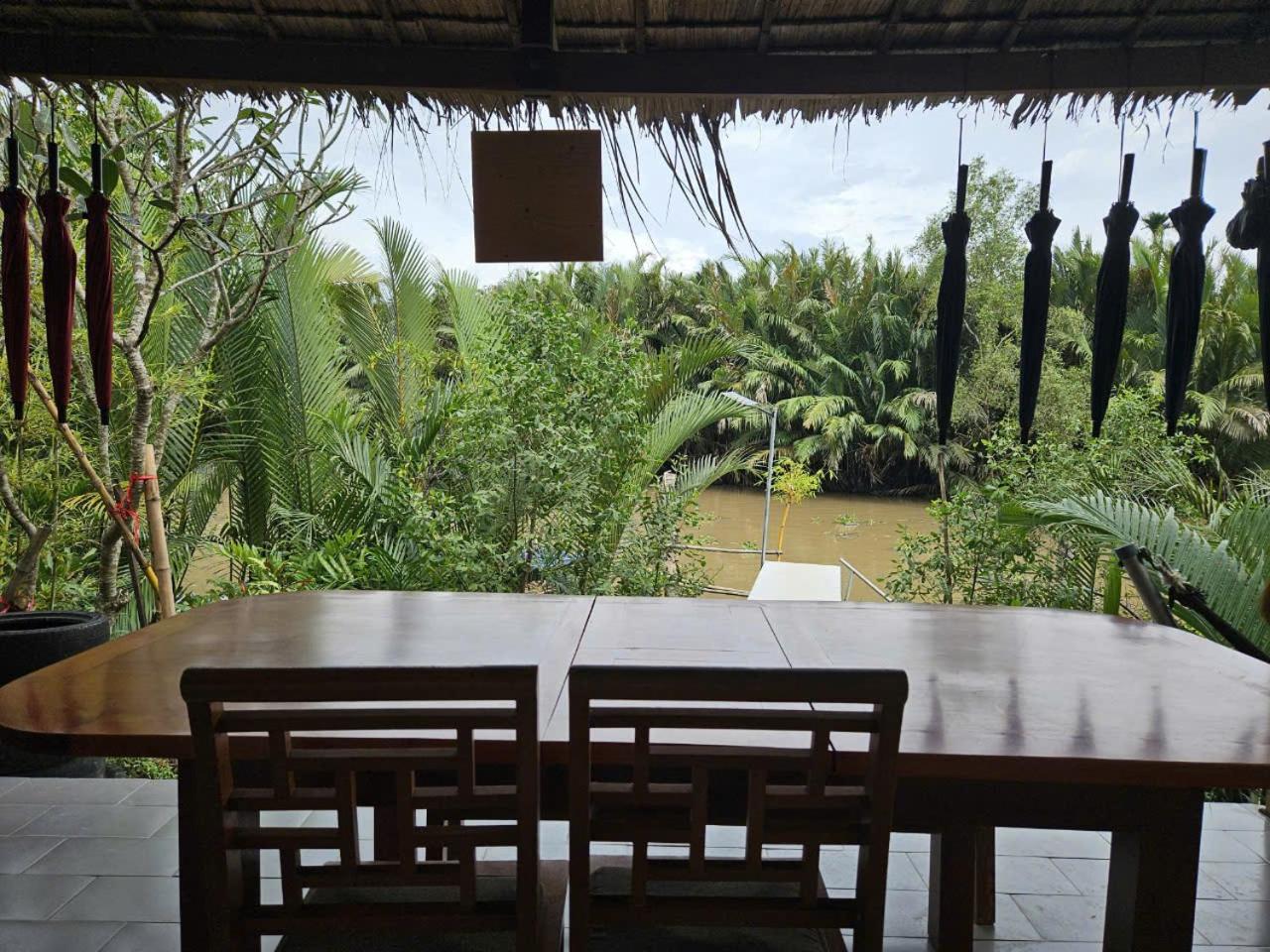 The Zen - InnerZen Mekong Riverside homestay Ben Tre 1 bed for 1-2 persons, 2 beds for 3-4 persons