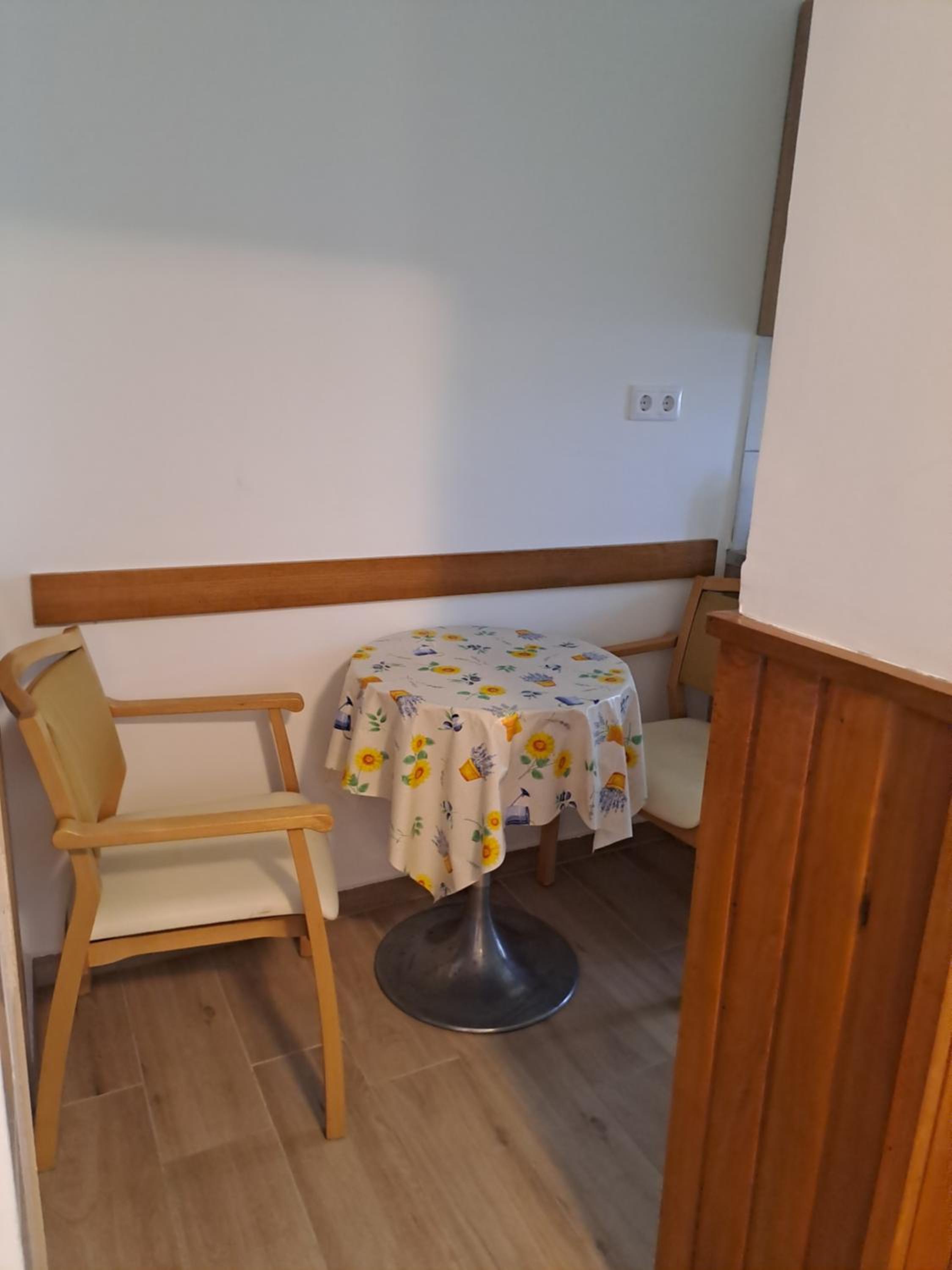 Neuhercz Apartmanok Halászi