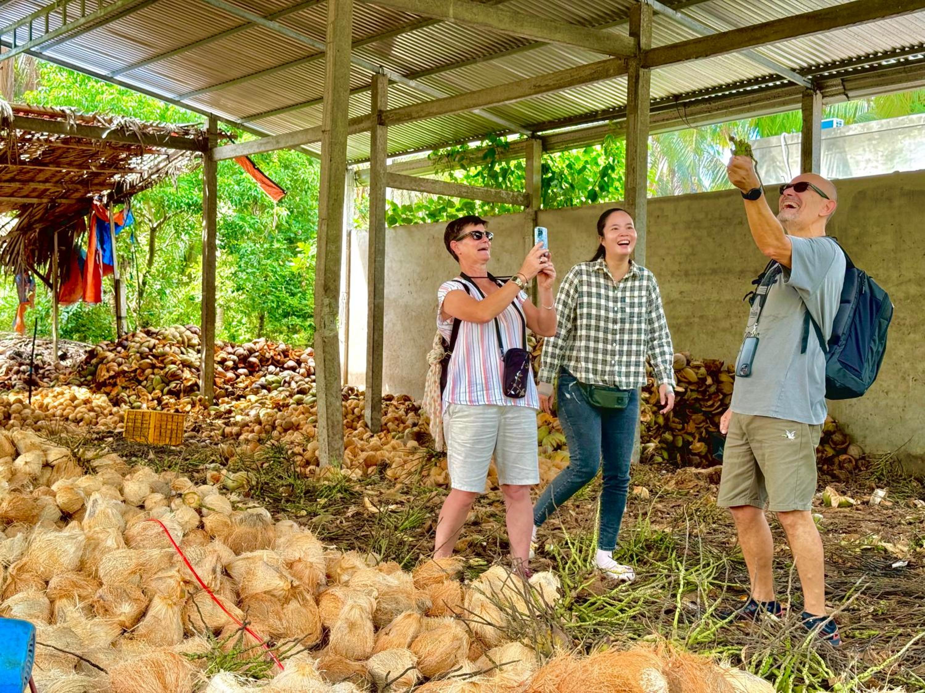 The Zen - InnerZen Mekong Riverside homestay Ben Tre 1 bed for 1-2 persons, 2 beds for 3-4 persons