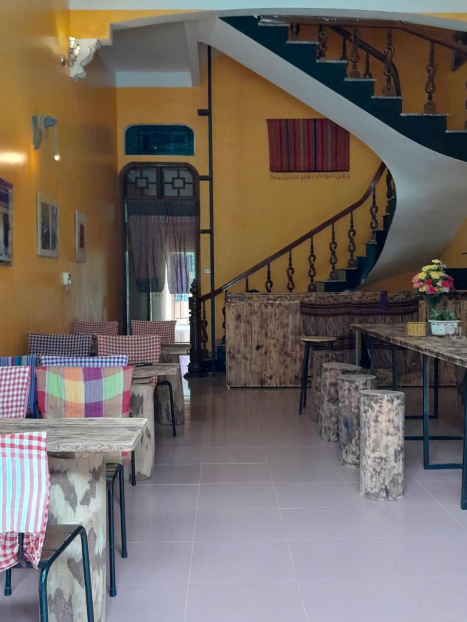 Loop Top Đồng Văn Homestay