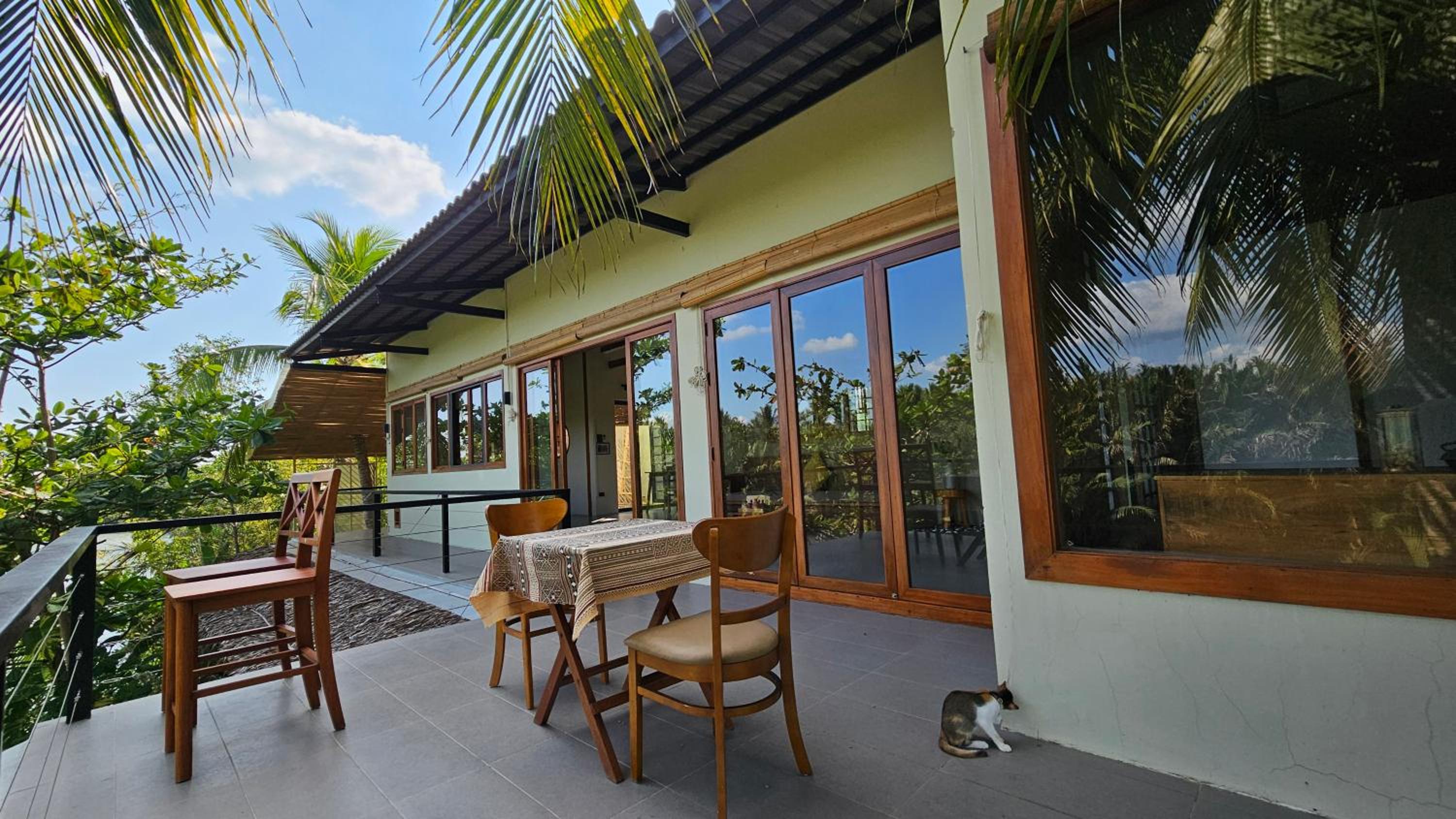 The Zen - InnerZen Mekong Riverside homestay Ben Tre 1 bed for 1-2 persons, 2 beds for 3-4 persons