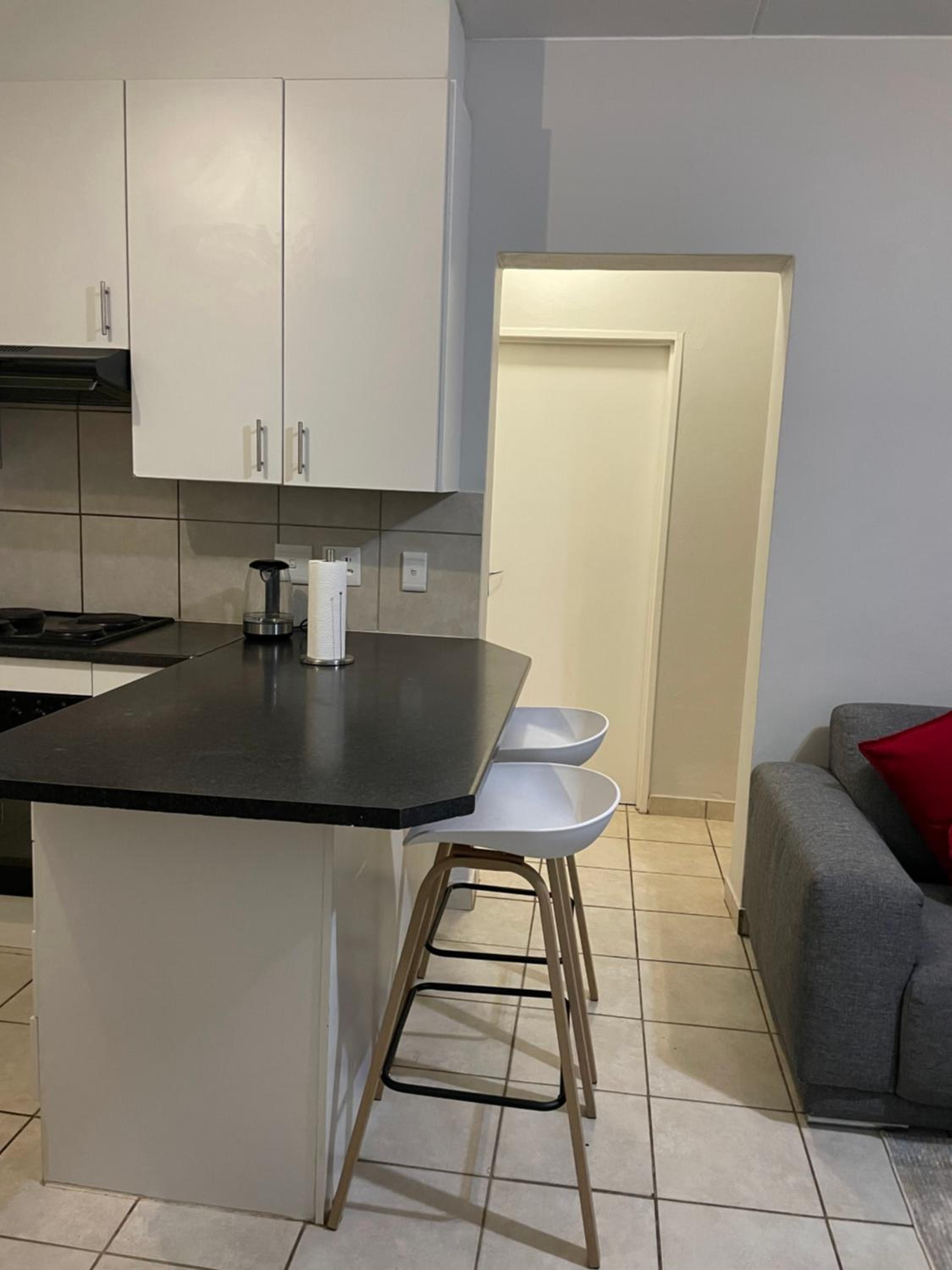 cozy & private 2-bedroom groundfloor apartment view 5
