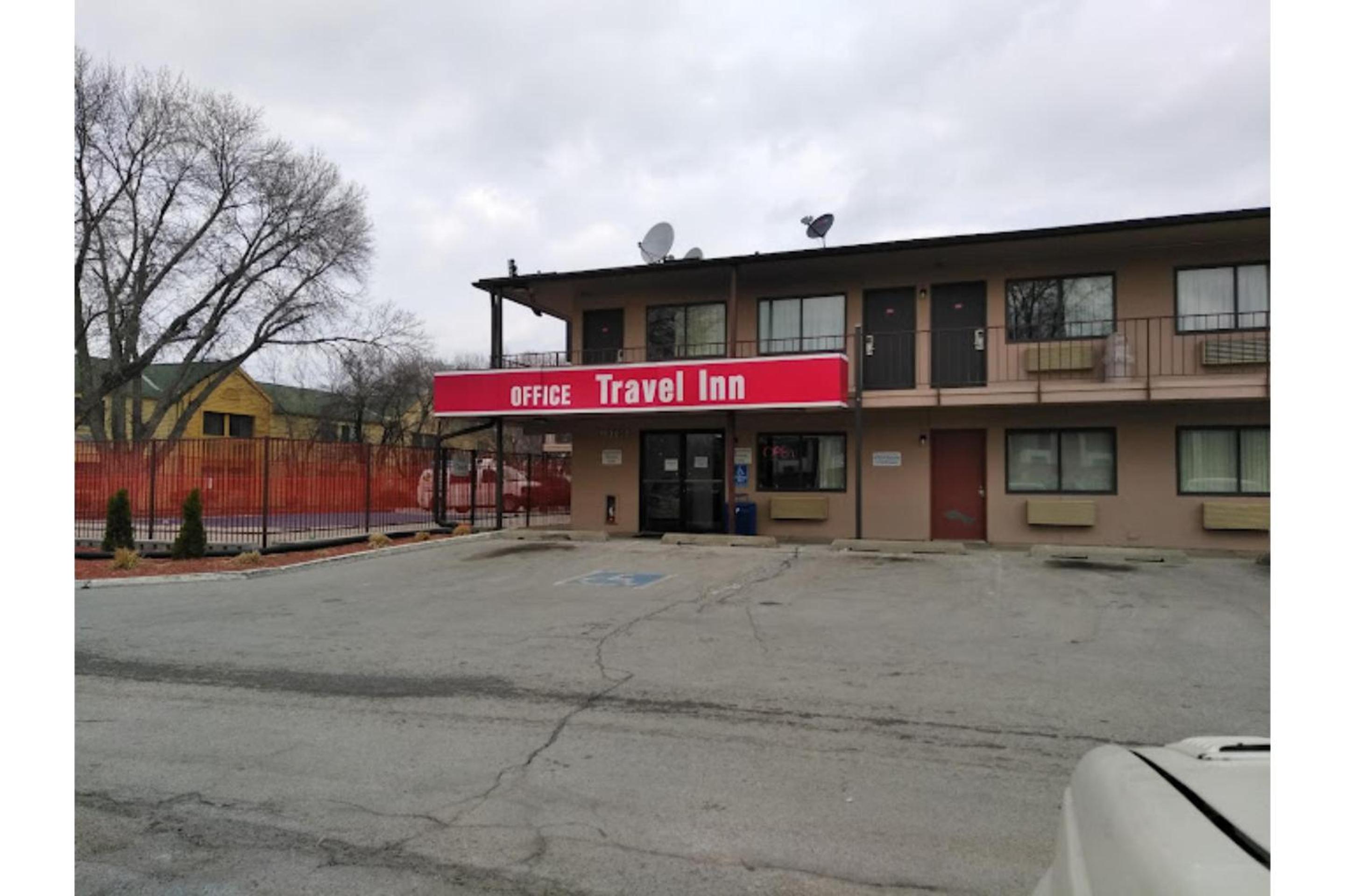 Travel Inn By OYO Omaha view 4