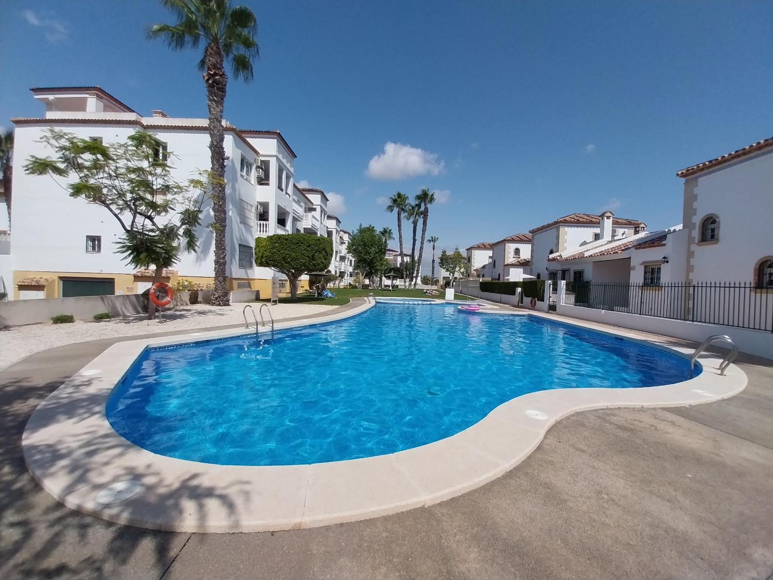 Charming Apartment in front of Villamartin Golf And Plaza