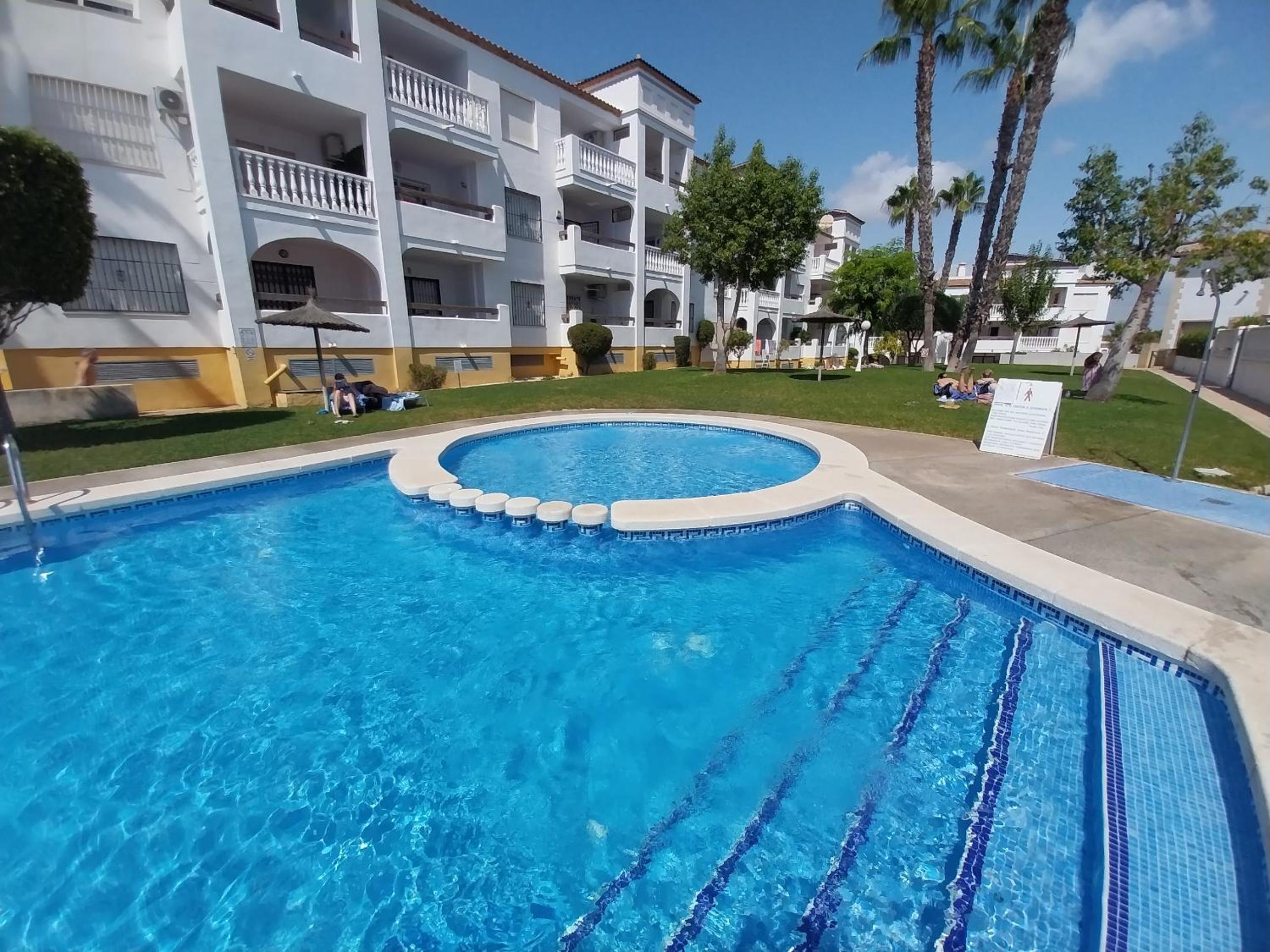 Charming Apartment in front of Villamartin Golf And Plaza