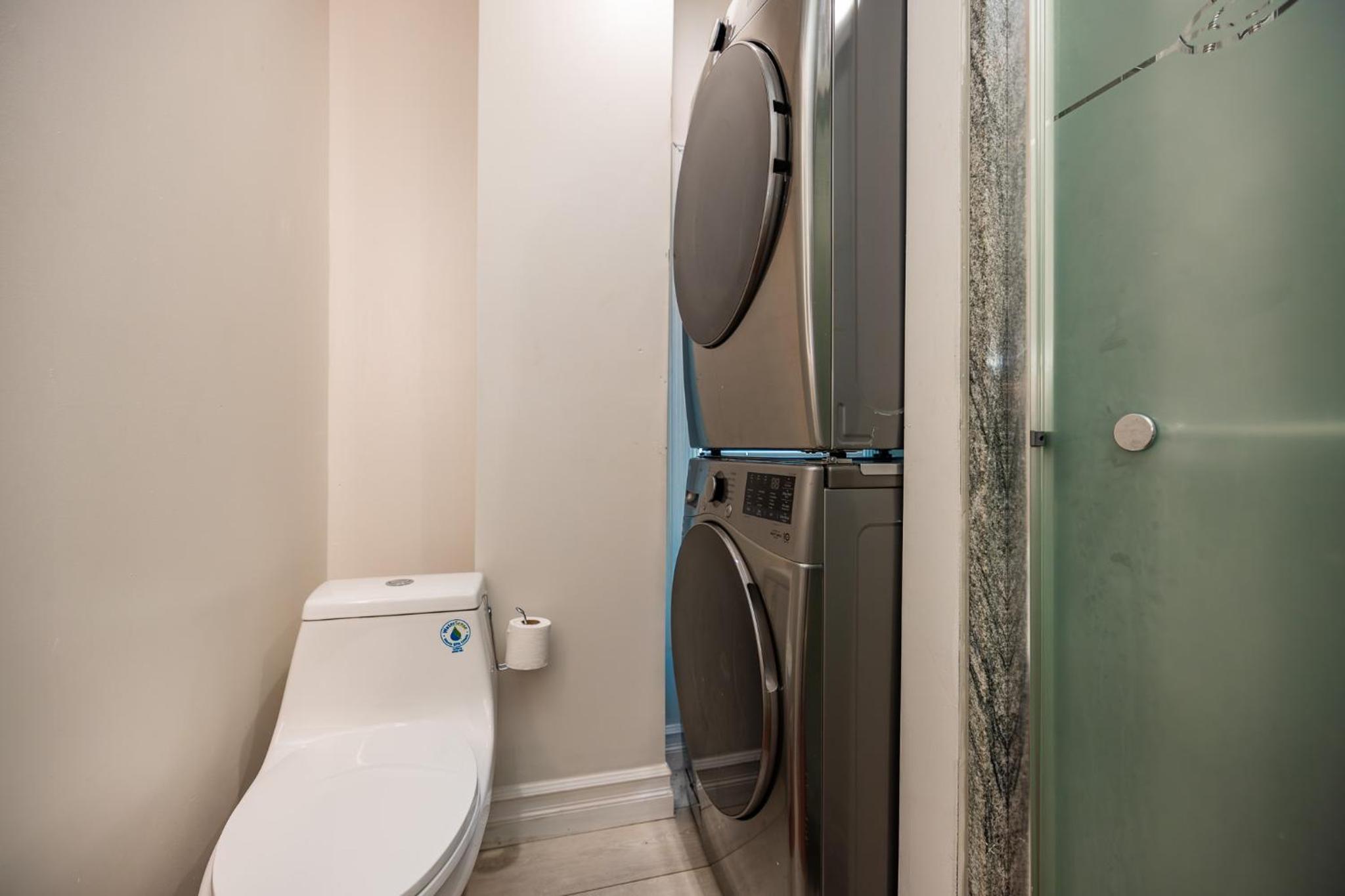 Luxurious room in Fall River Stay view 3