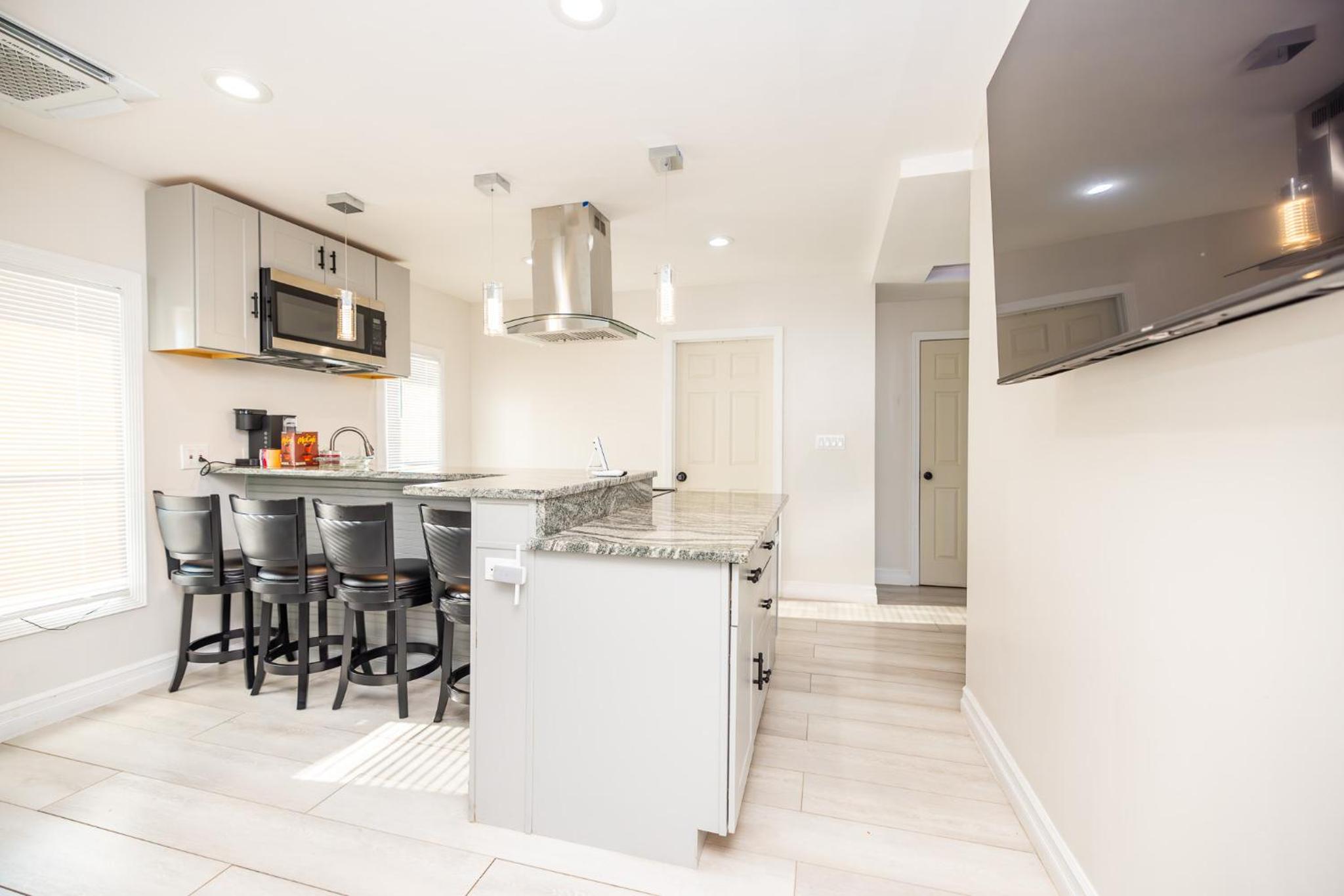 Luxurious room in Fall River Stay view 5