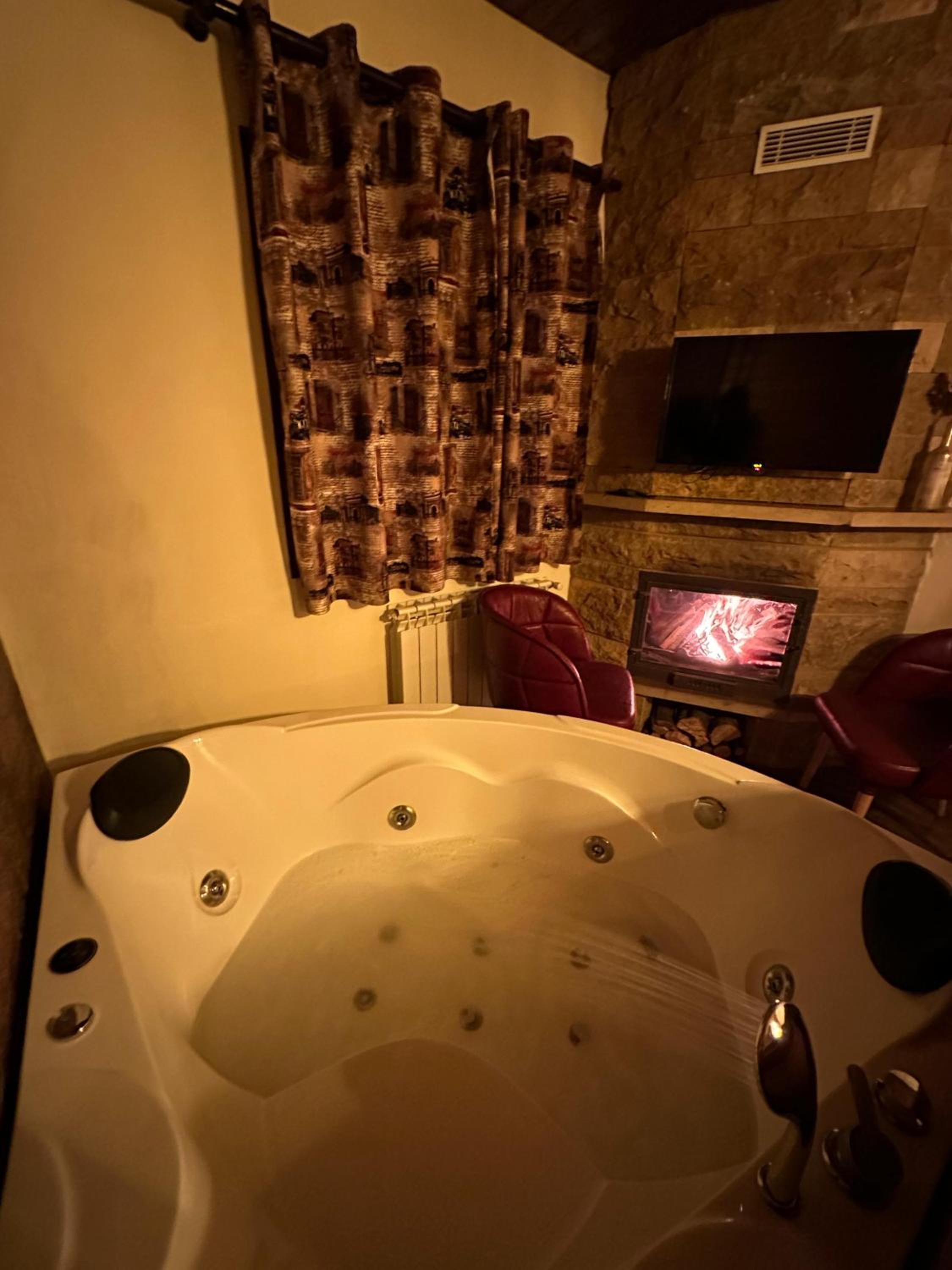 Rokwood faraya