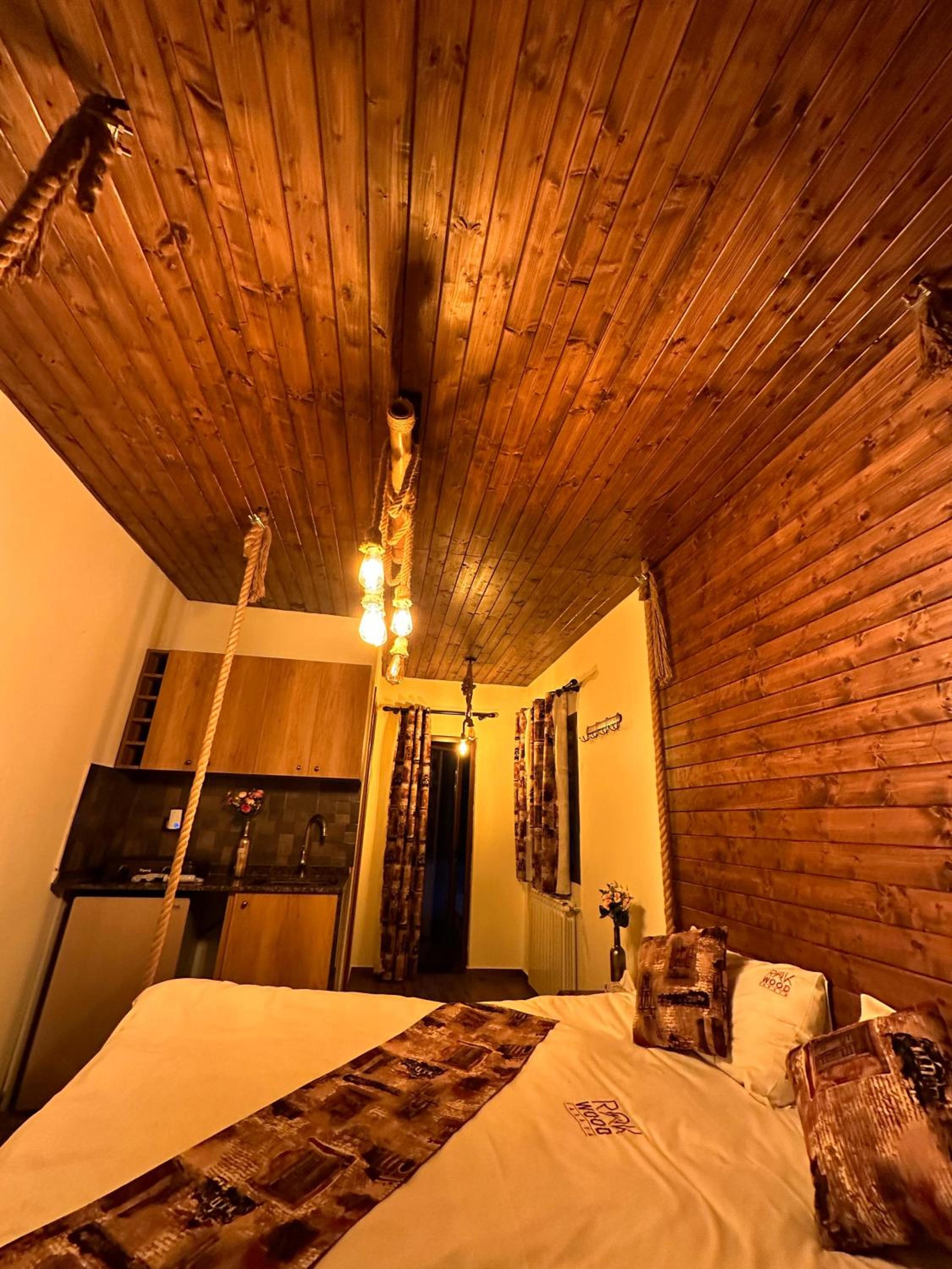 Rokwood faraya