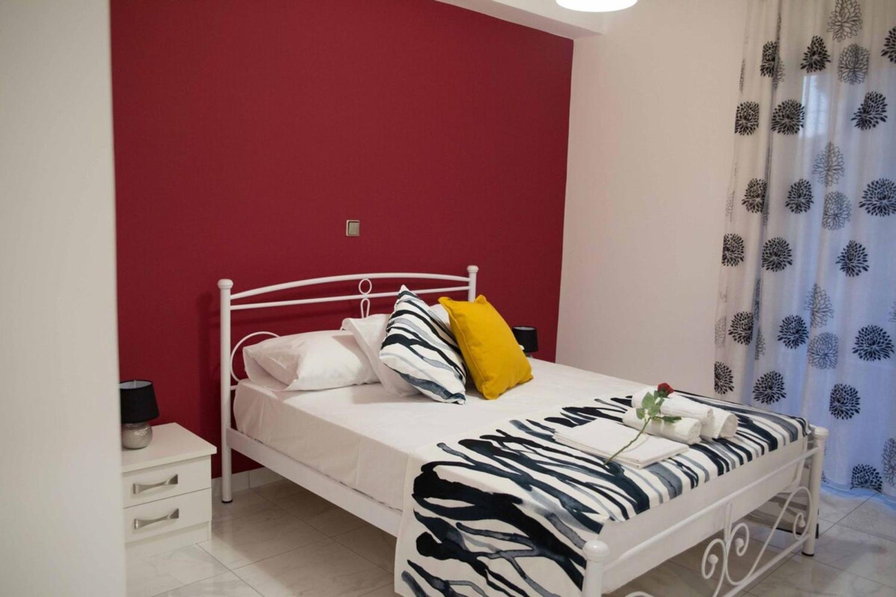 Cozy apartment with sea view next to Marina Zeas photo 3