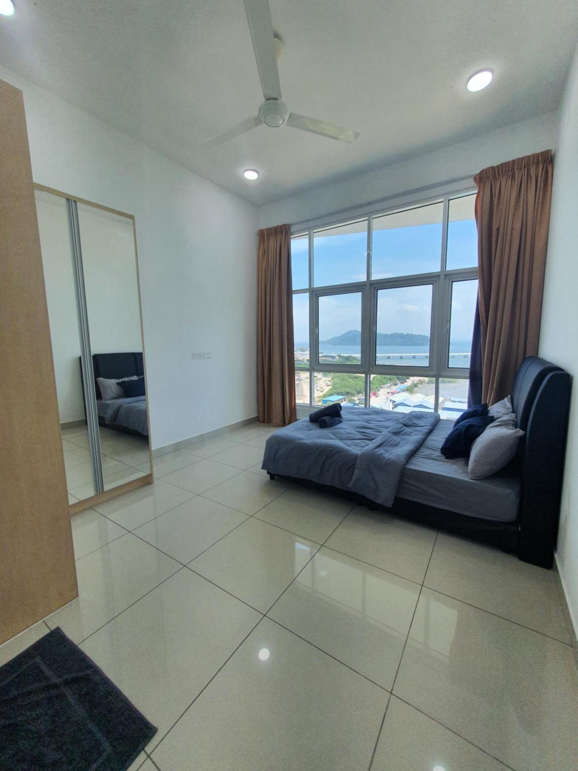 Southbay Seaview Condo A2 10minQueensbay 10minSpice photo 1