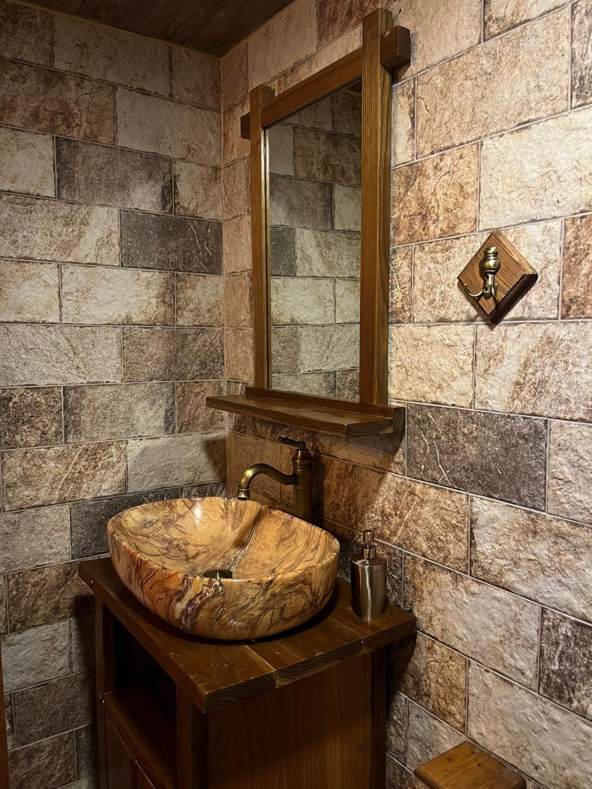 Rokwood faraya