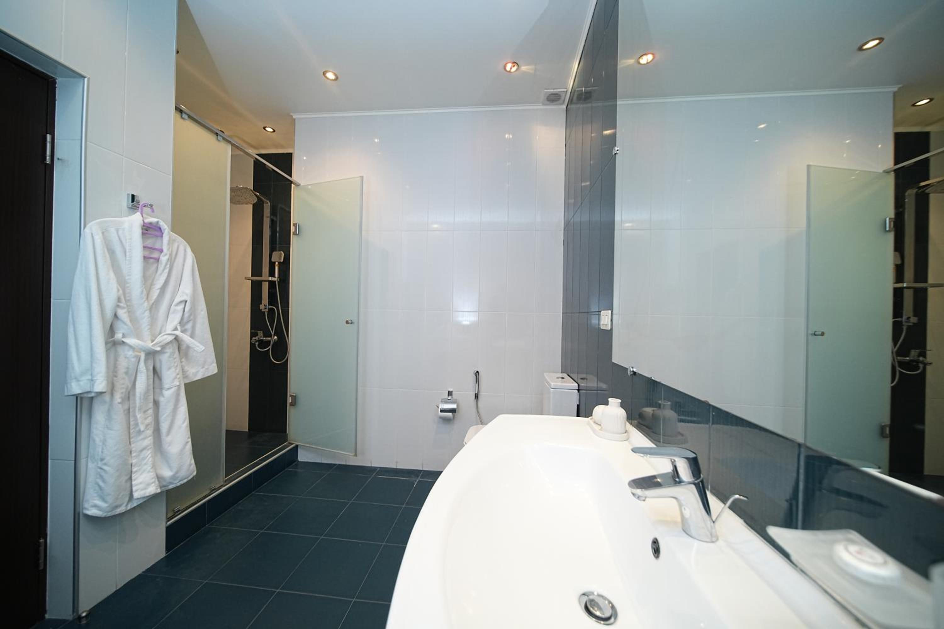 Luxury Apartments on 13 Buzand street by Sweet Home
