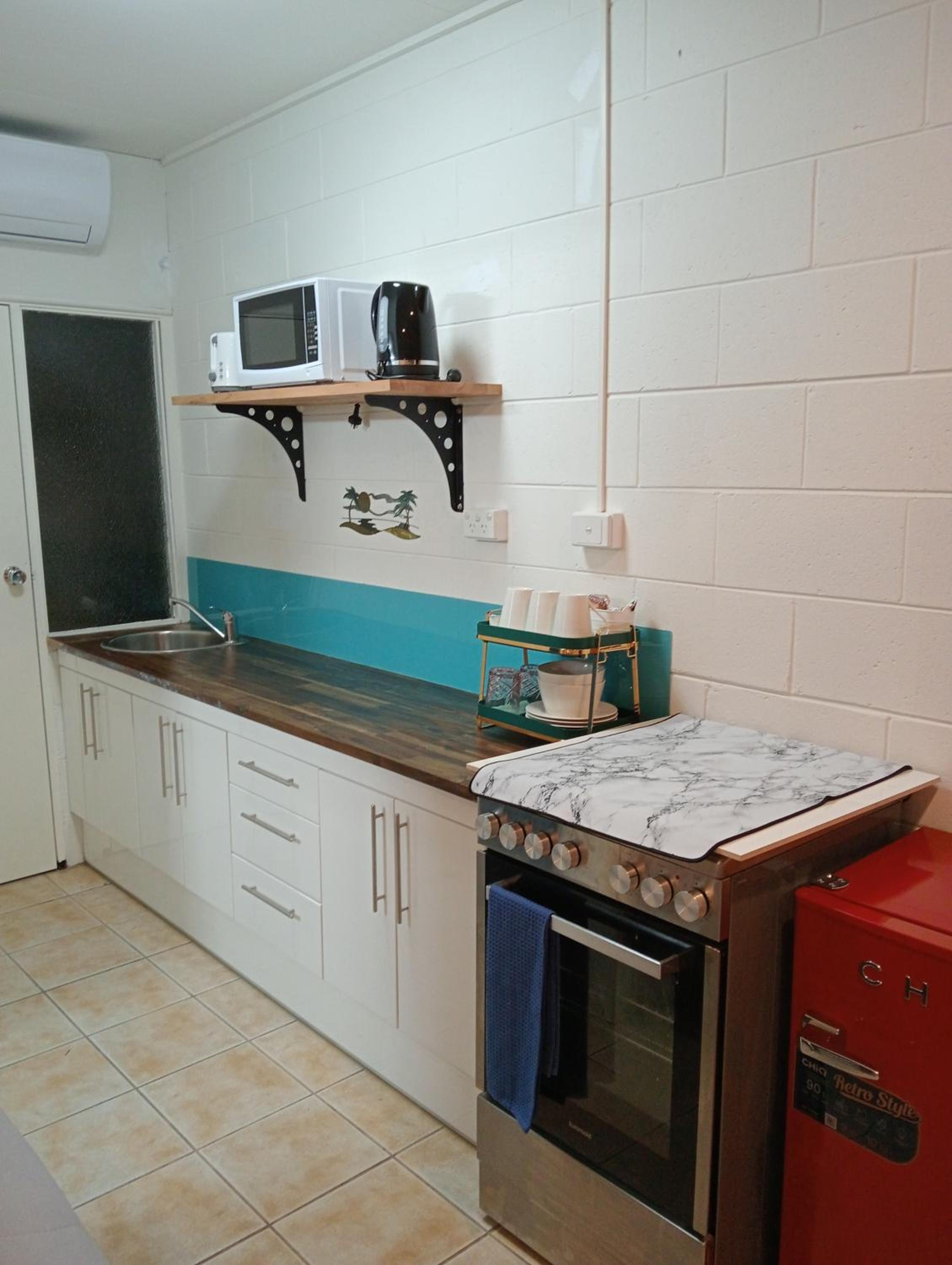 Innisfail Riverfront Motel
