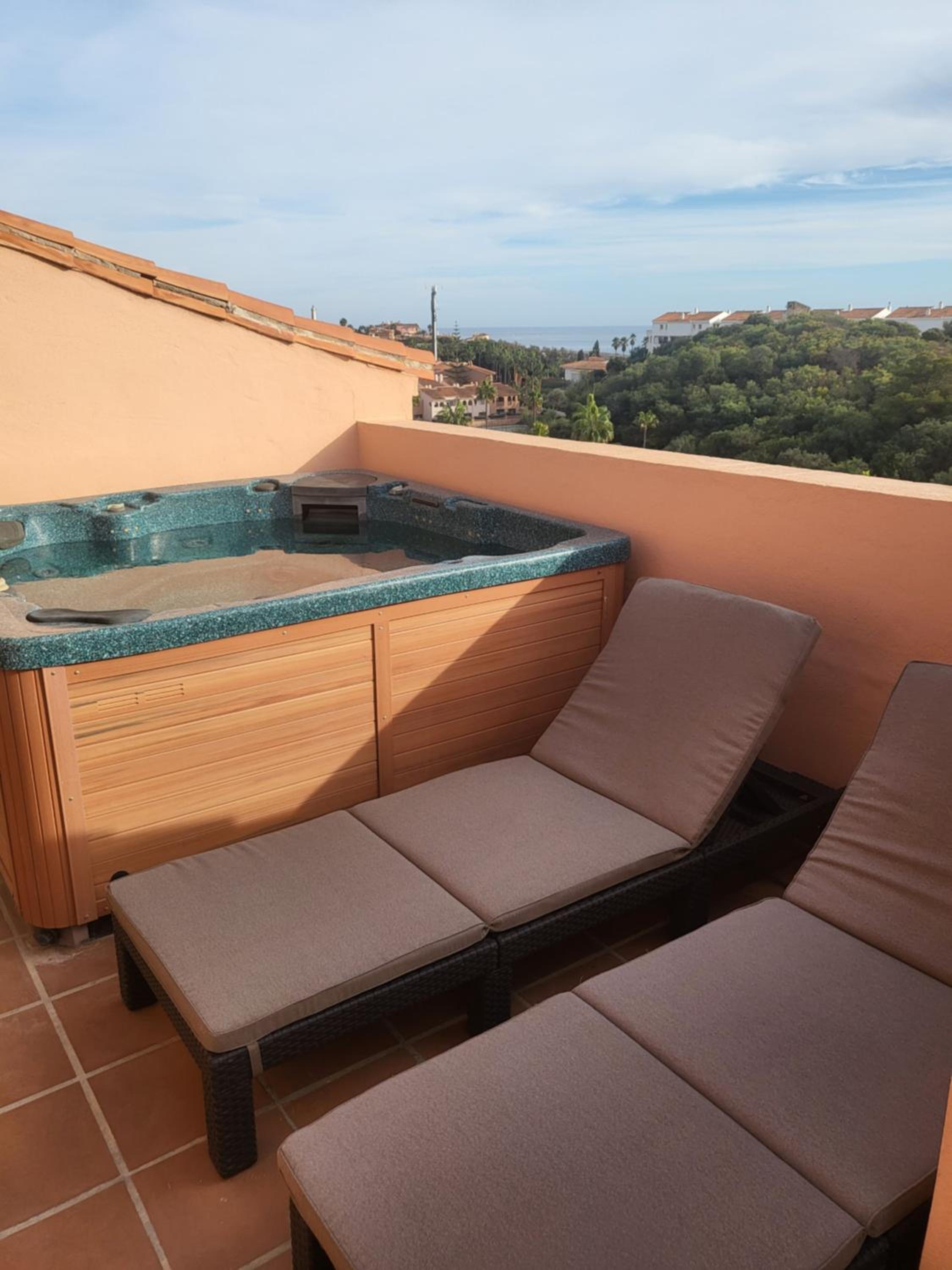 Spacious and stylish penthouse in Mijas