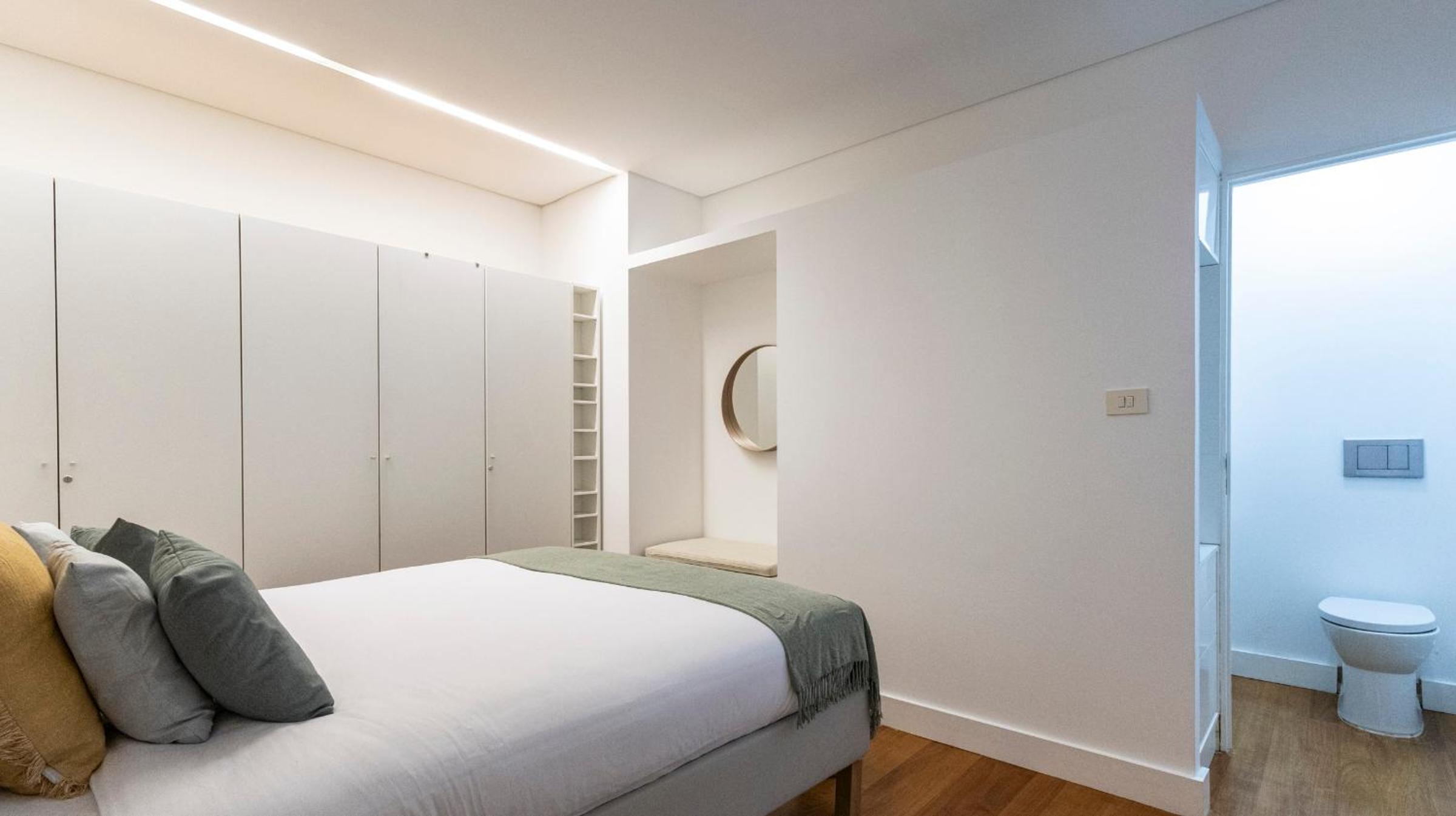 Fábrica Three-Story Charm by LovelyStay view 4