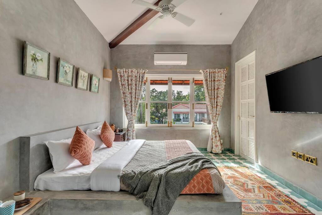 La Pasado by The Blue Kite - 4BHK Standalone Villa in Assagao with Big Pvt Pool, Bathtub, Caretaker & Security view 2