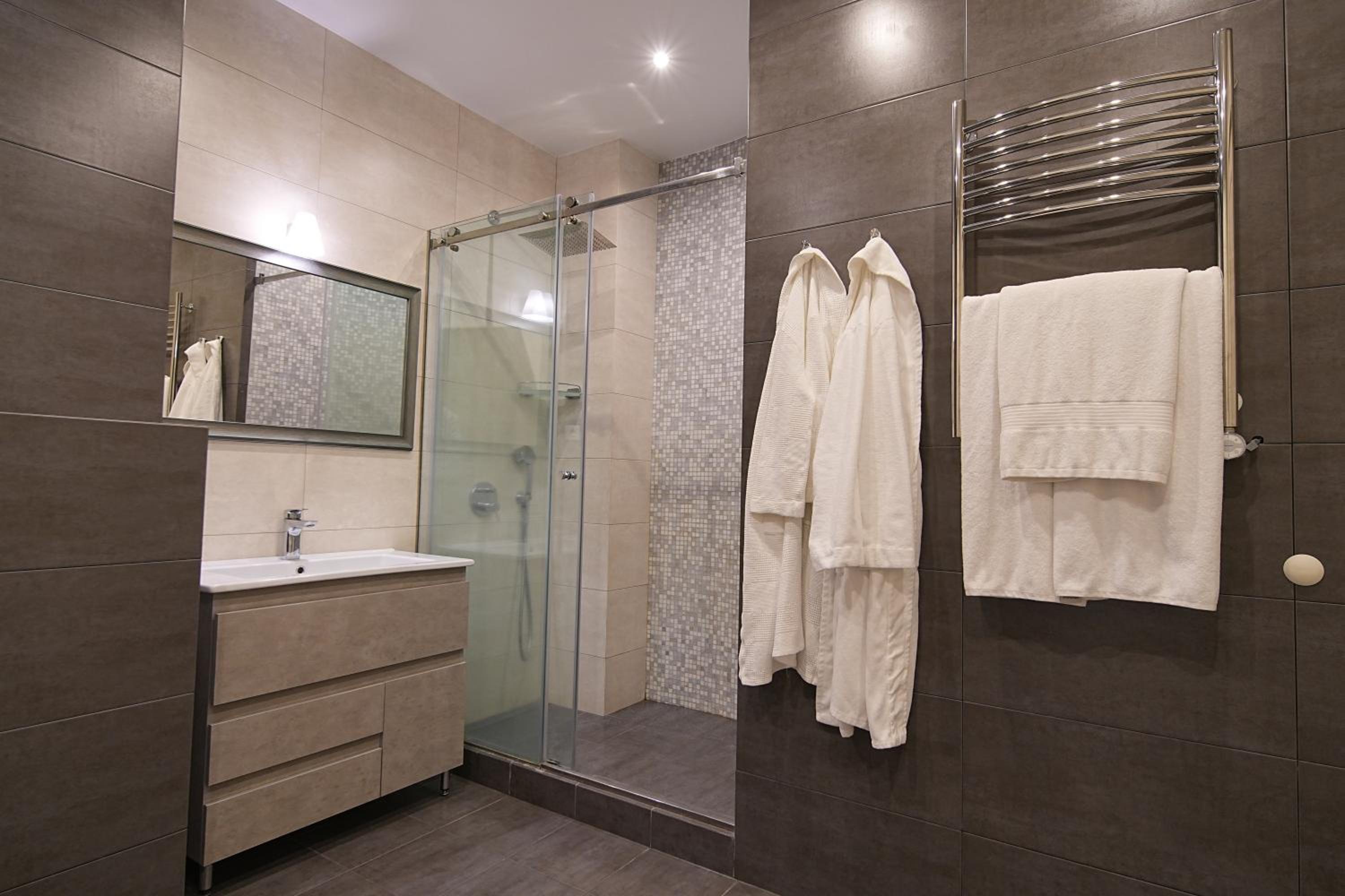 Luxury Apartments in the Centre with 2 Bedrooms & 2 Bathrooms by Sweet Home