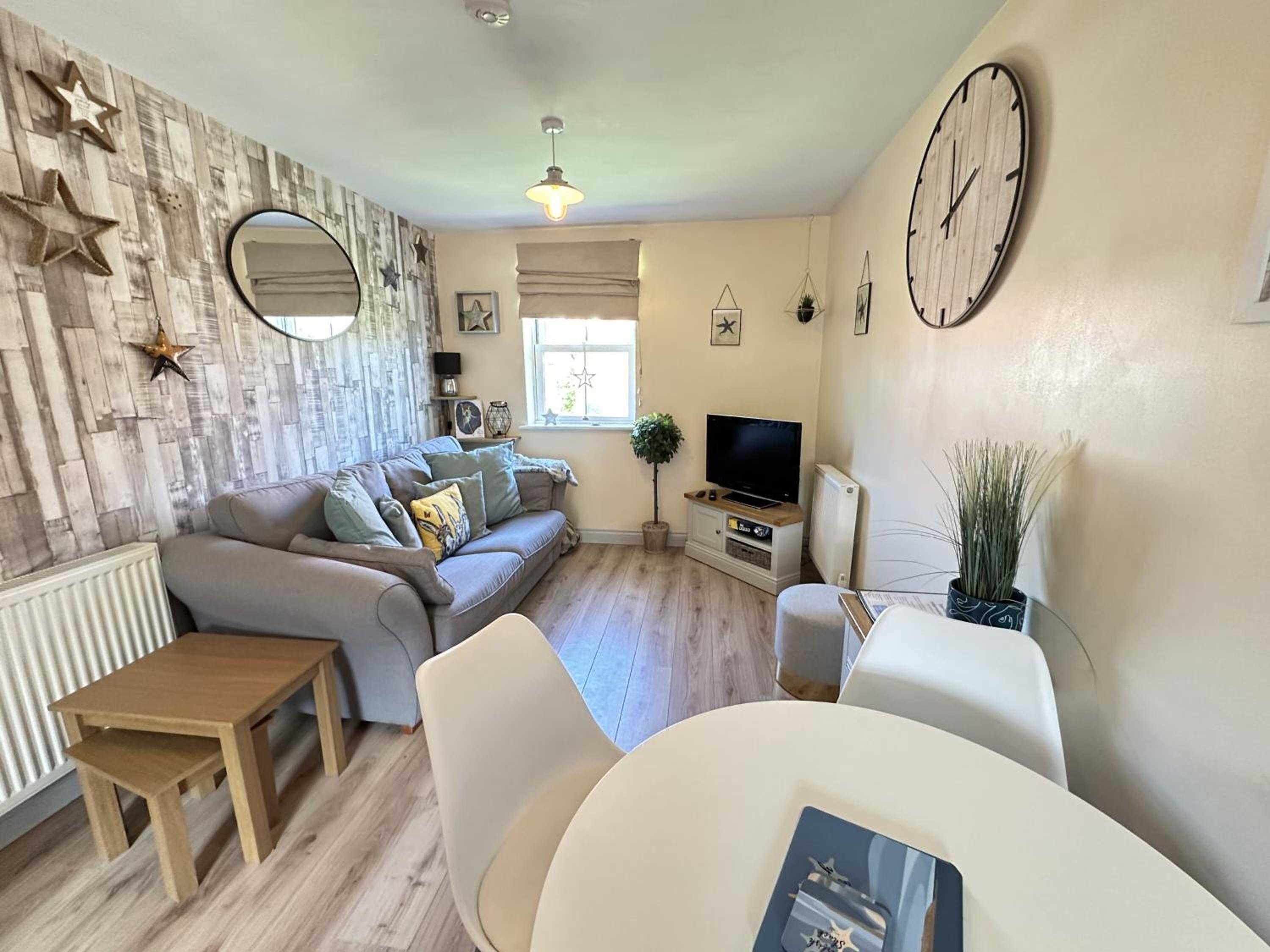 Starfish Shack - Part of the The Bay Filey Holiday Village with pool, gym and direct beach access, pub, restaurant, tennis and meadows walks