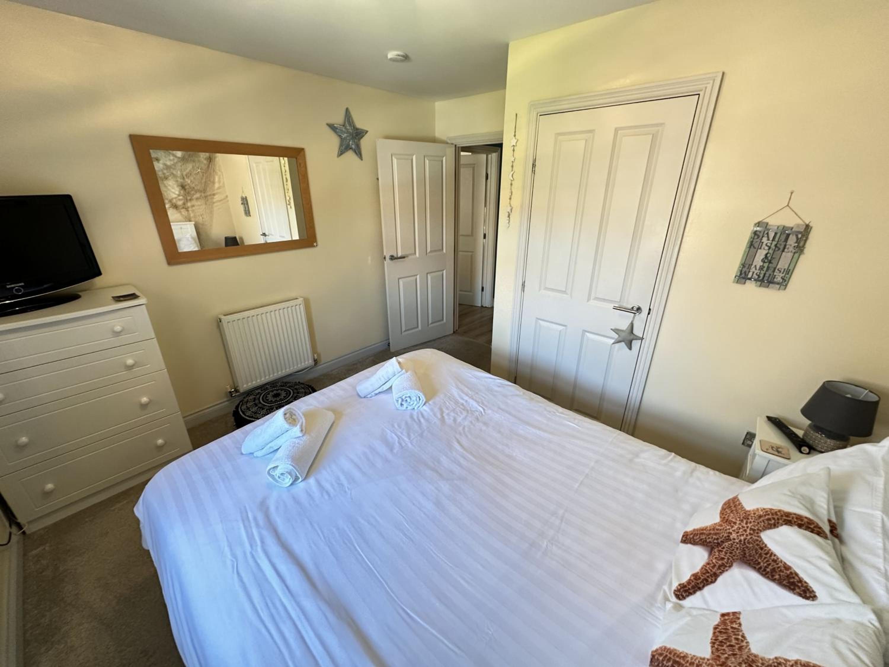 Starfish Shack - Part of the The Bay Filey Holiday Village with pool, gym and direct beach access, pub, restaurant, tennis and meadows walks