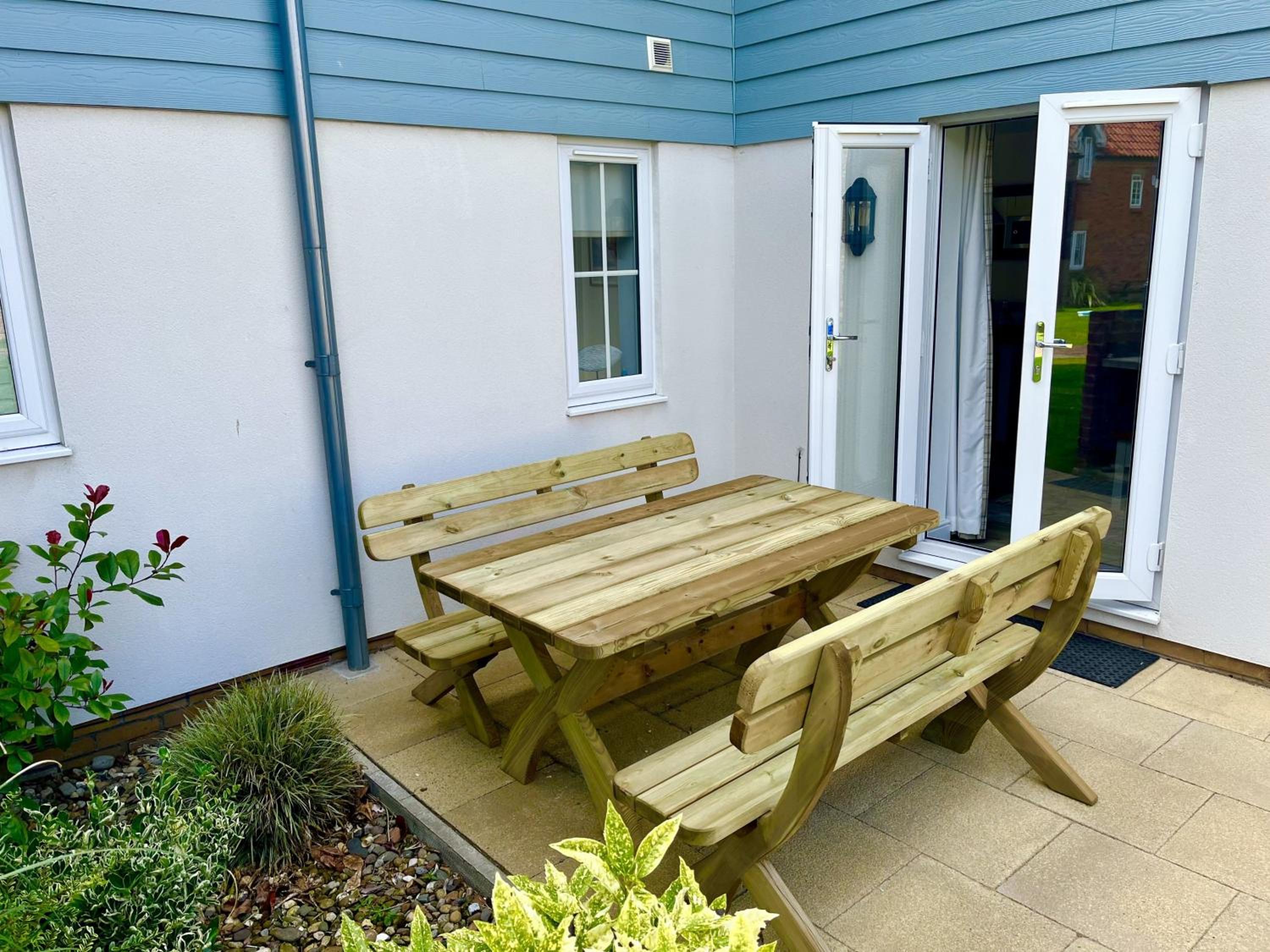 Aubergine Cottage - Part of the The Bay Filey Holiday Village with pool, gym and direct beach access, pub, restaurant, tennis and meadows walks