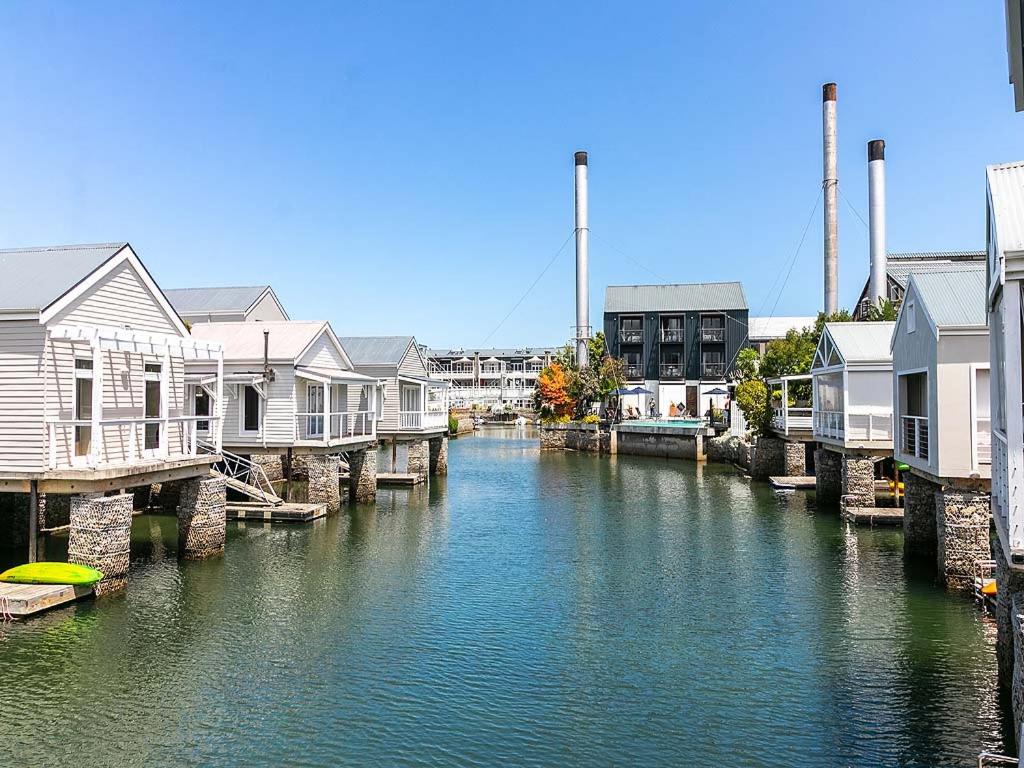 Modern Canal Lifestyle view 3