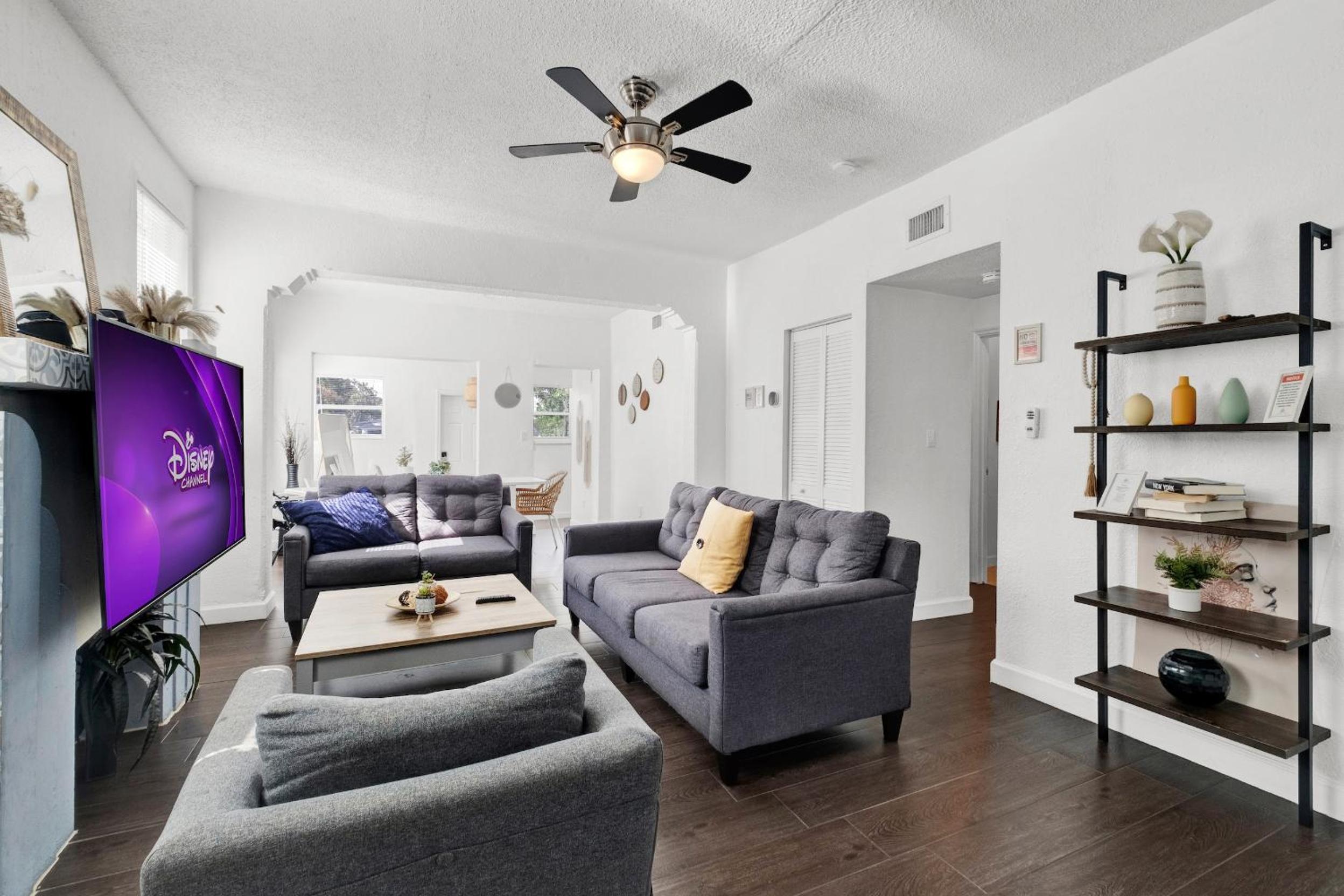 Dos Casitas Design District #1 - 3 Bedroom House