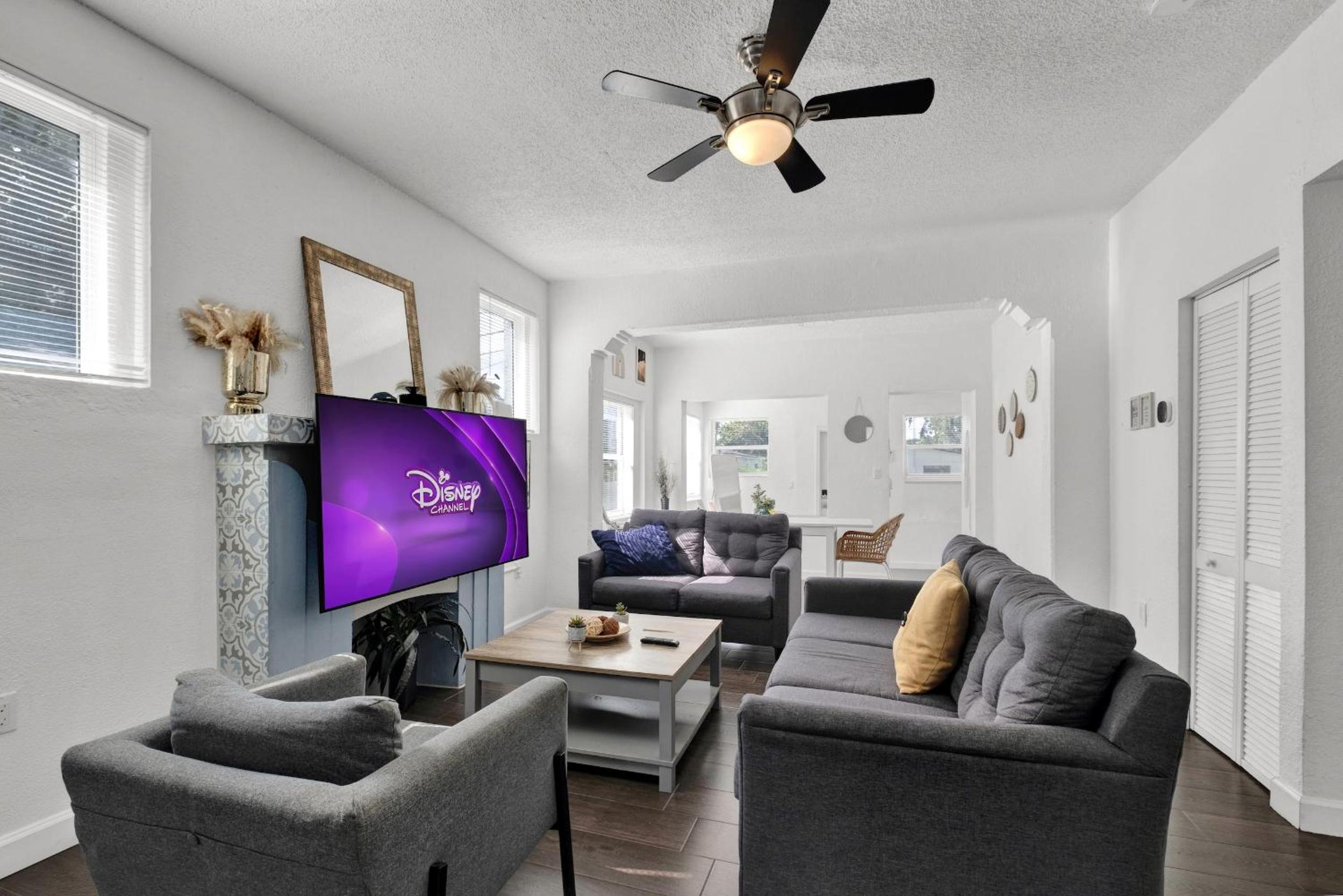 Dos Casitas Design District #1 - 3 Bedroom House