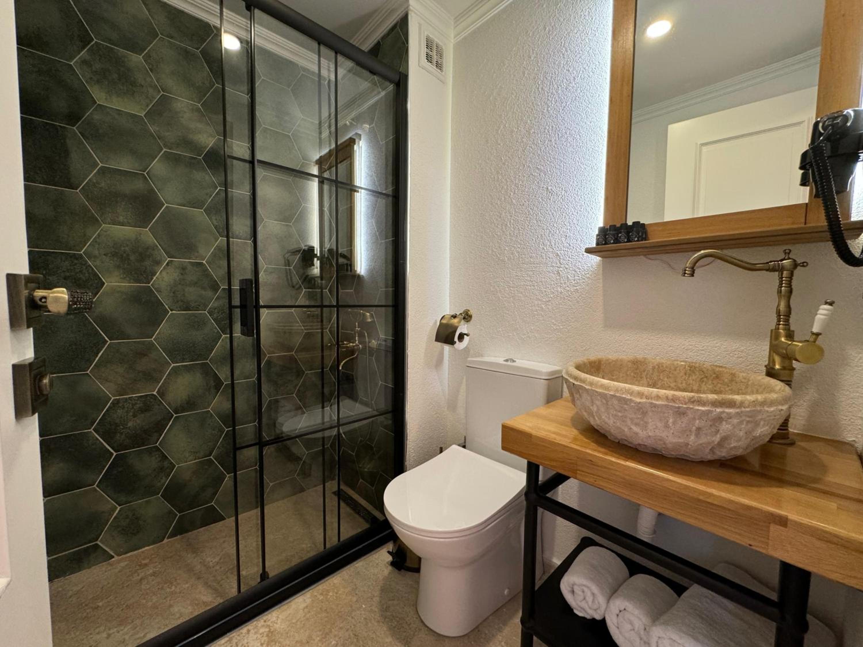 Abelia Mansion Hotel - Image 11