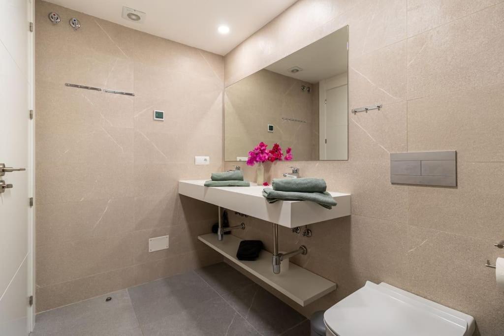 Seaview 3-Bed Flat with 2 Terraces Mijas Pueblo view 3