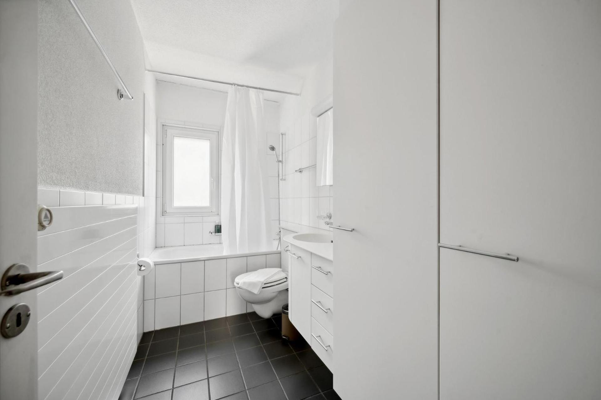 Comfortable stay in Oerlikon 20 minutes away from Zurich Airport