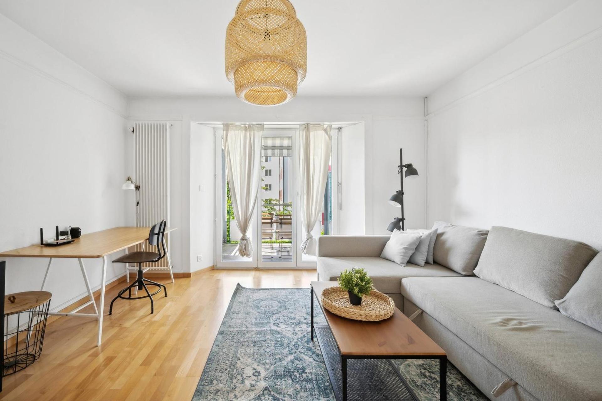 Comfortable stay in Oerlikon 20 minutes away from Zurich Airport