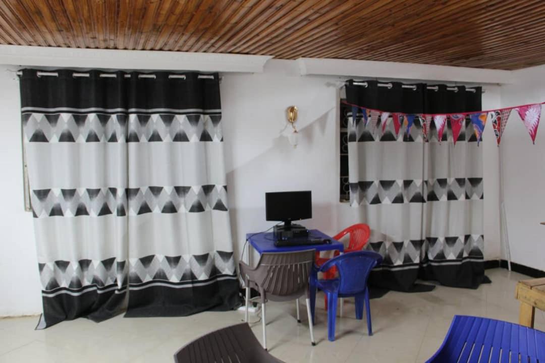 Travellers Backpackers And Free City Tours Iringa view 4