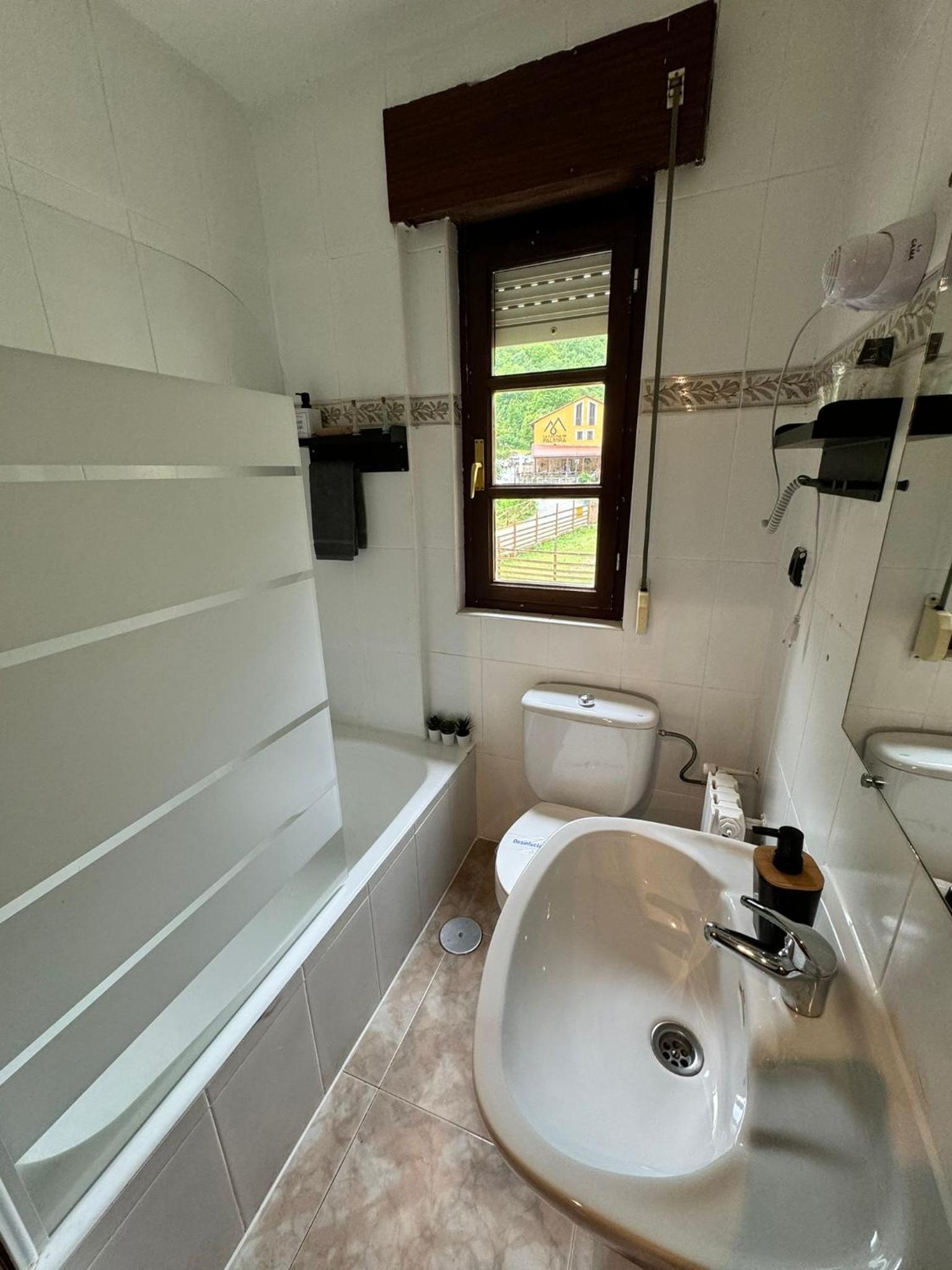 Hostal La Ruta view 2