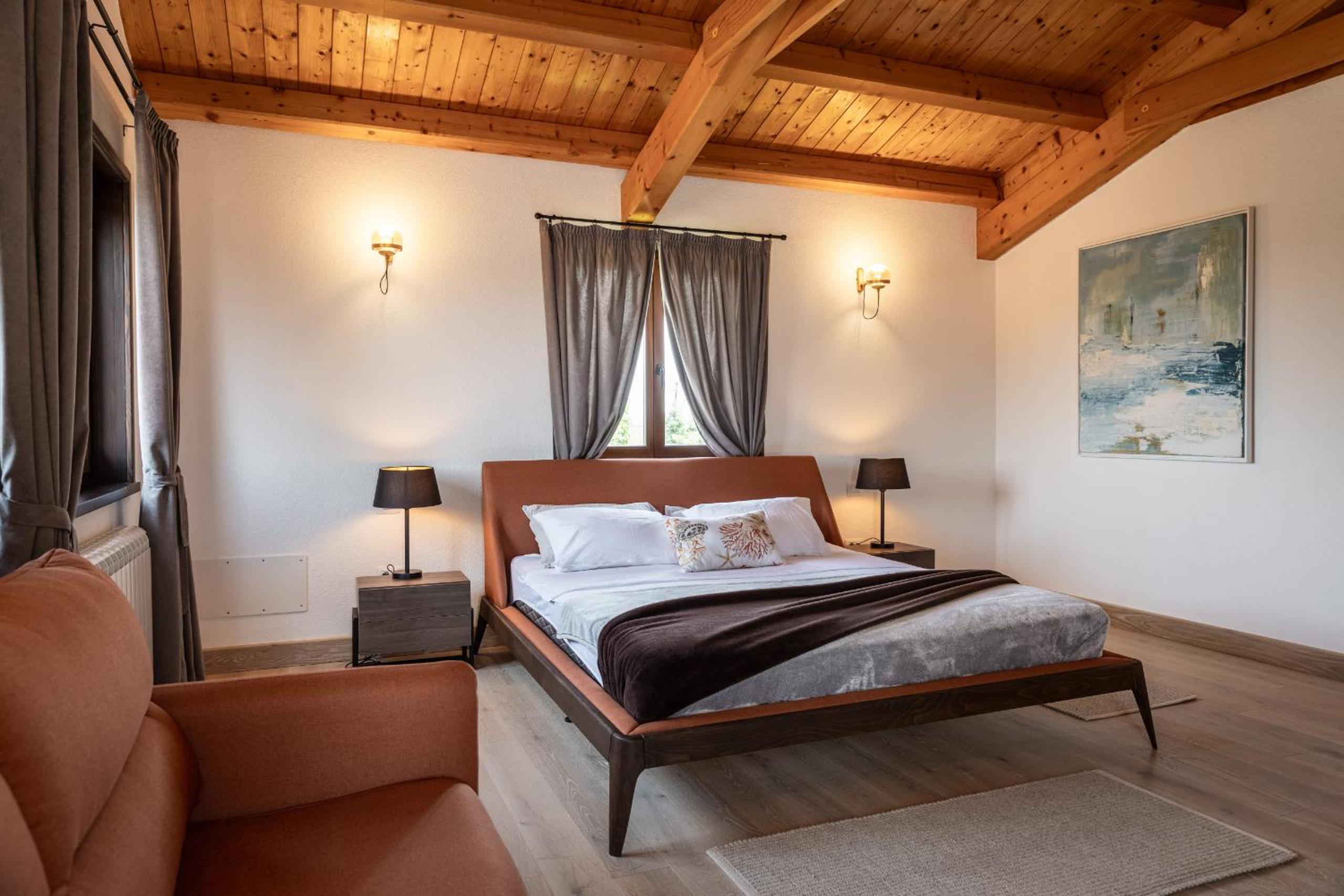 Villa Antea for 10 people near Barban with heated pool 75 m2 - wellness & large garden - full service