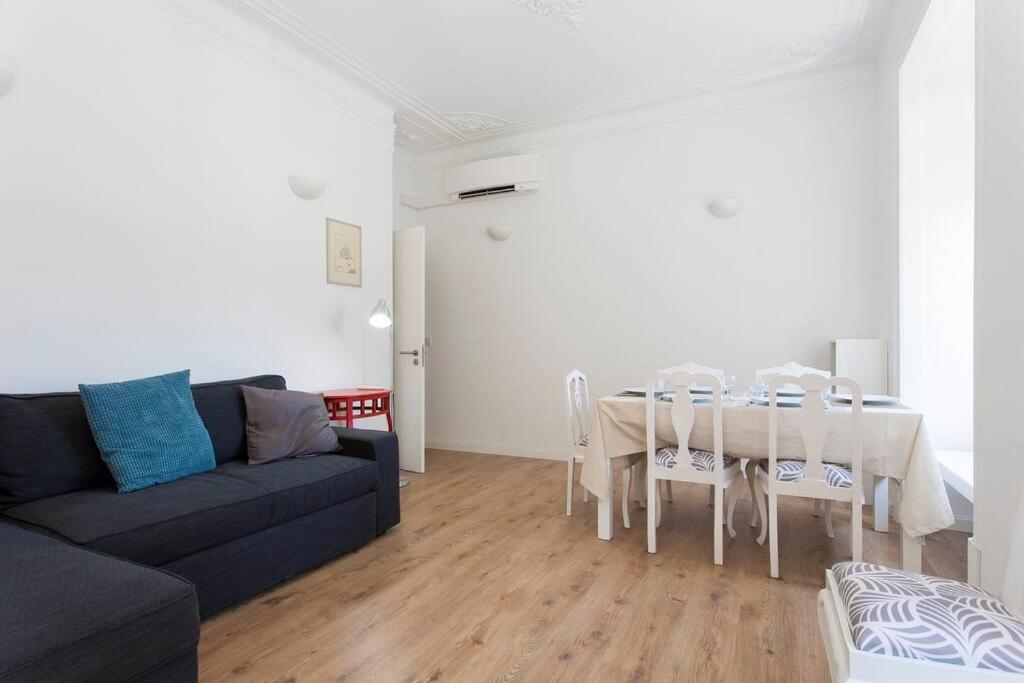 Near the River 3 Bedrooms Flat, with AC for 9 view 2
