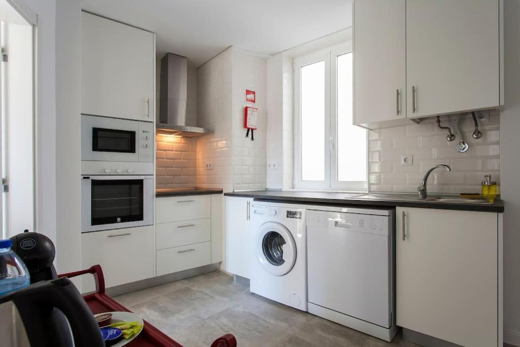Near the River 3 Bedrooms Flat, with AC for 9 view 5